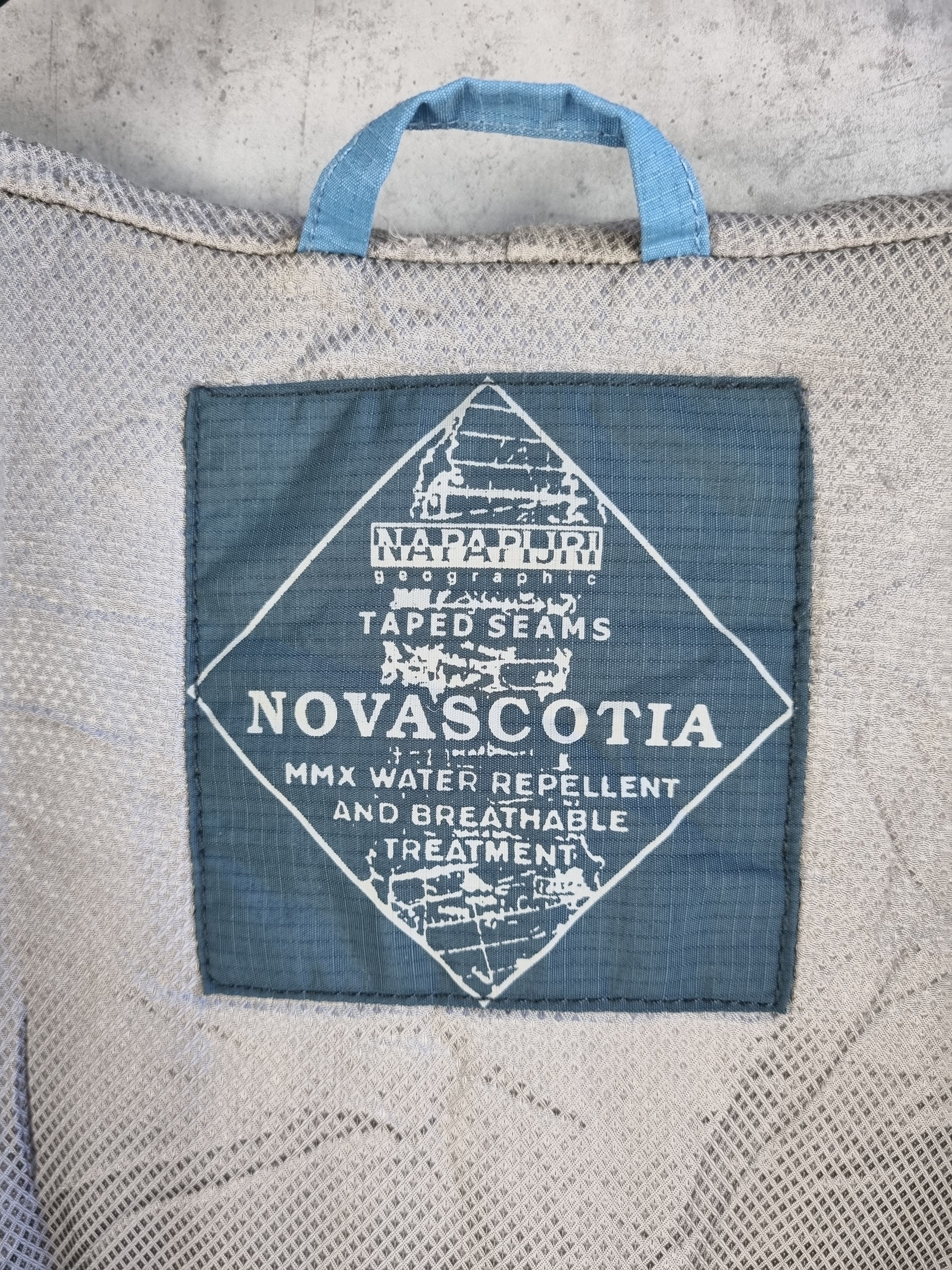 Napapijri × Vintage Napapijri Water Repellent Reflective Elements Heavy Jacket Size US L / EU 52-54 / 3 - 12 Thumbnail