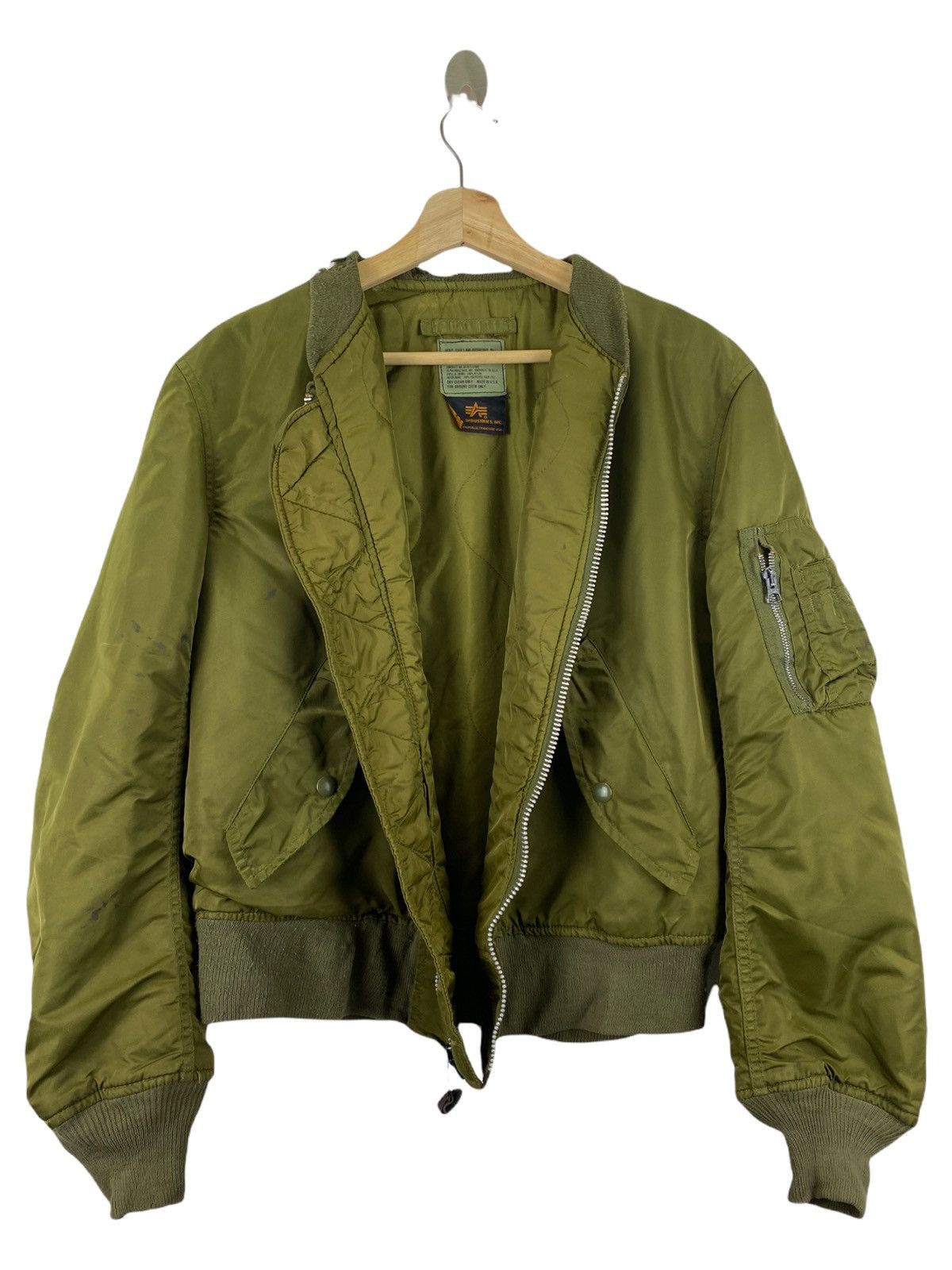 Alpha Industries Vintage Alpha Industries made usa bomber jacket Size US M / EU 48-50 / 2 - 3 Thumbnail