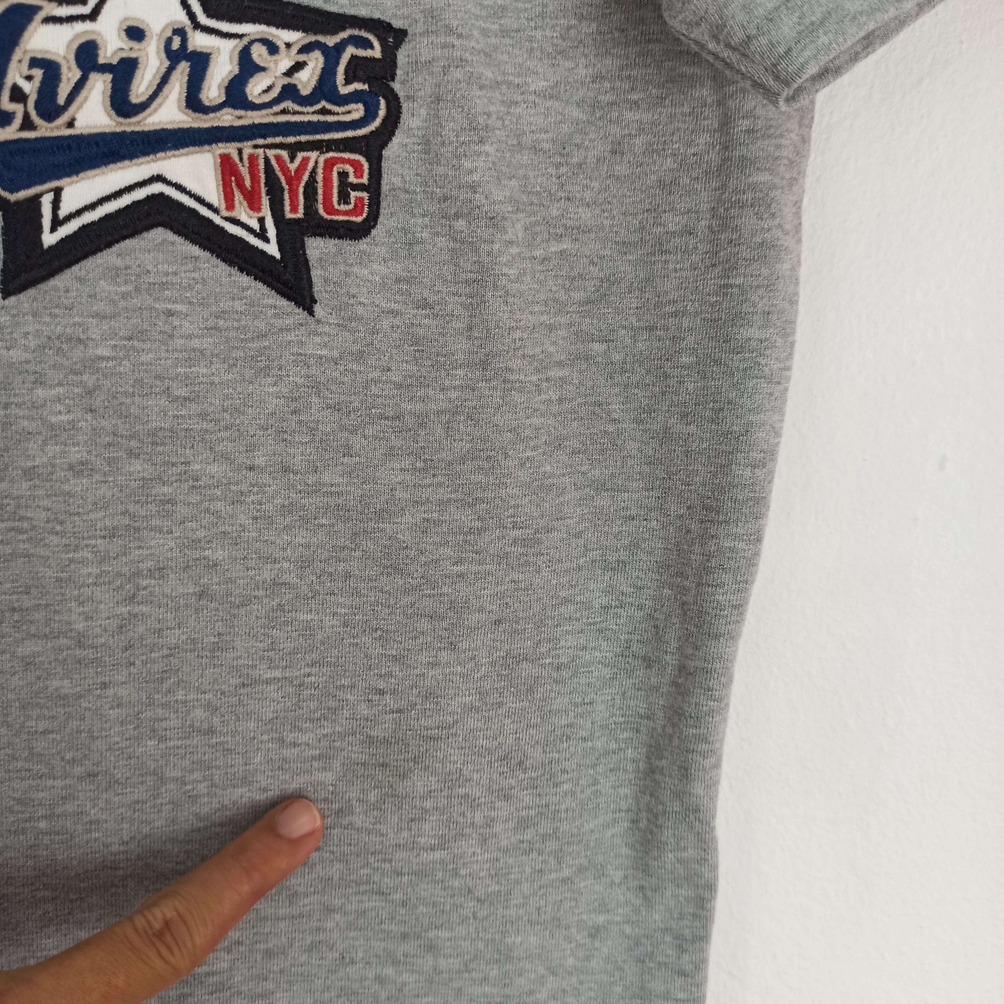 Avirex Rare Avirex NYC Sportswear Embroidered Logo T-shirt Size US L / EU 52-54 / 3 - 12 Thumbnail