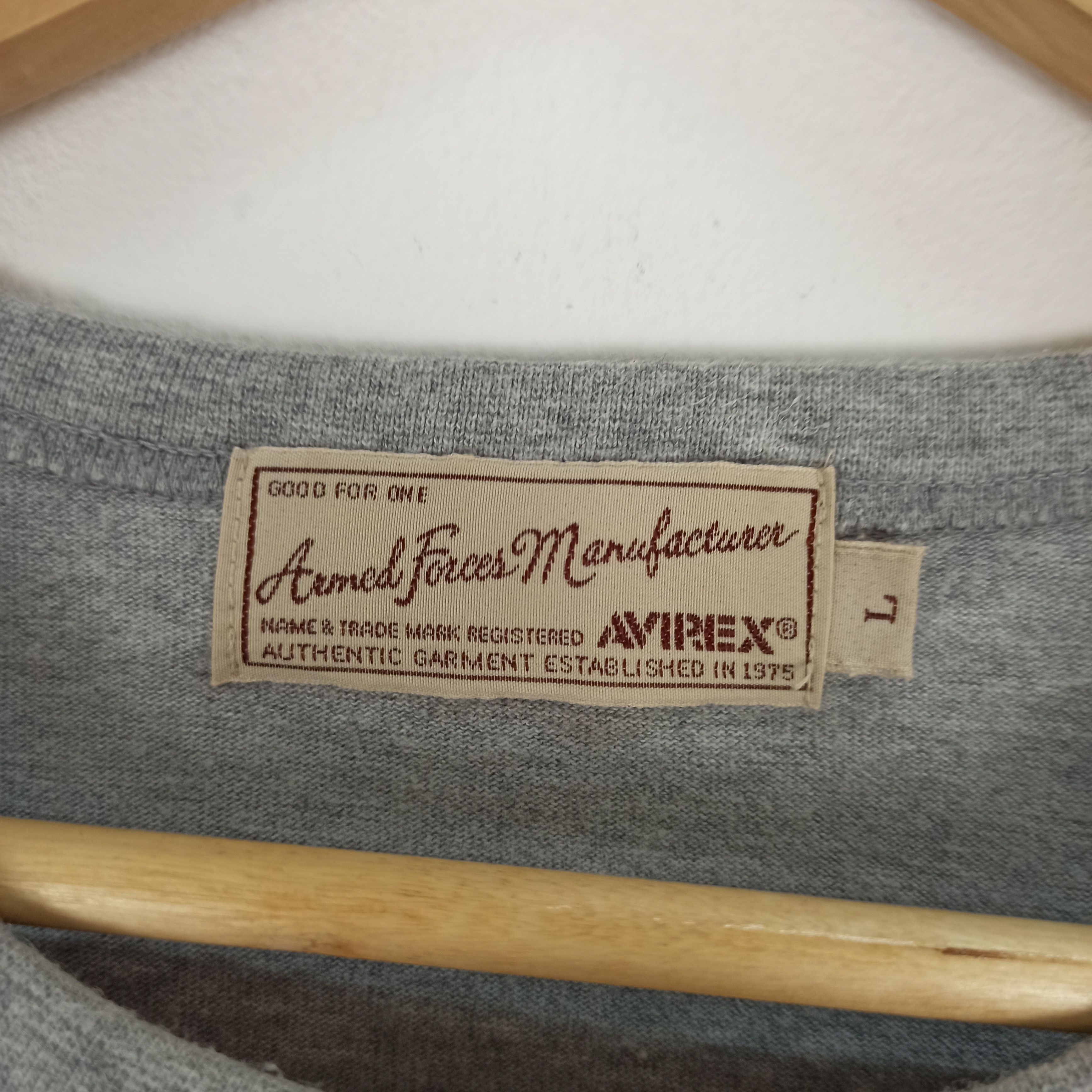 Avirex Rare Avirex NYC Sportswear Embroidered Logo T-shirt Size US L / EU 52-54 / 3 - 13 Thumbnail