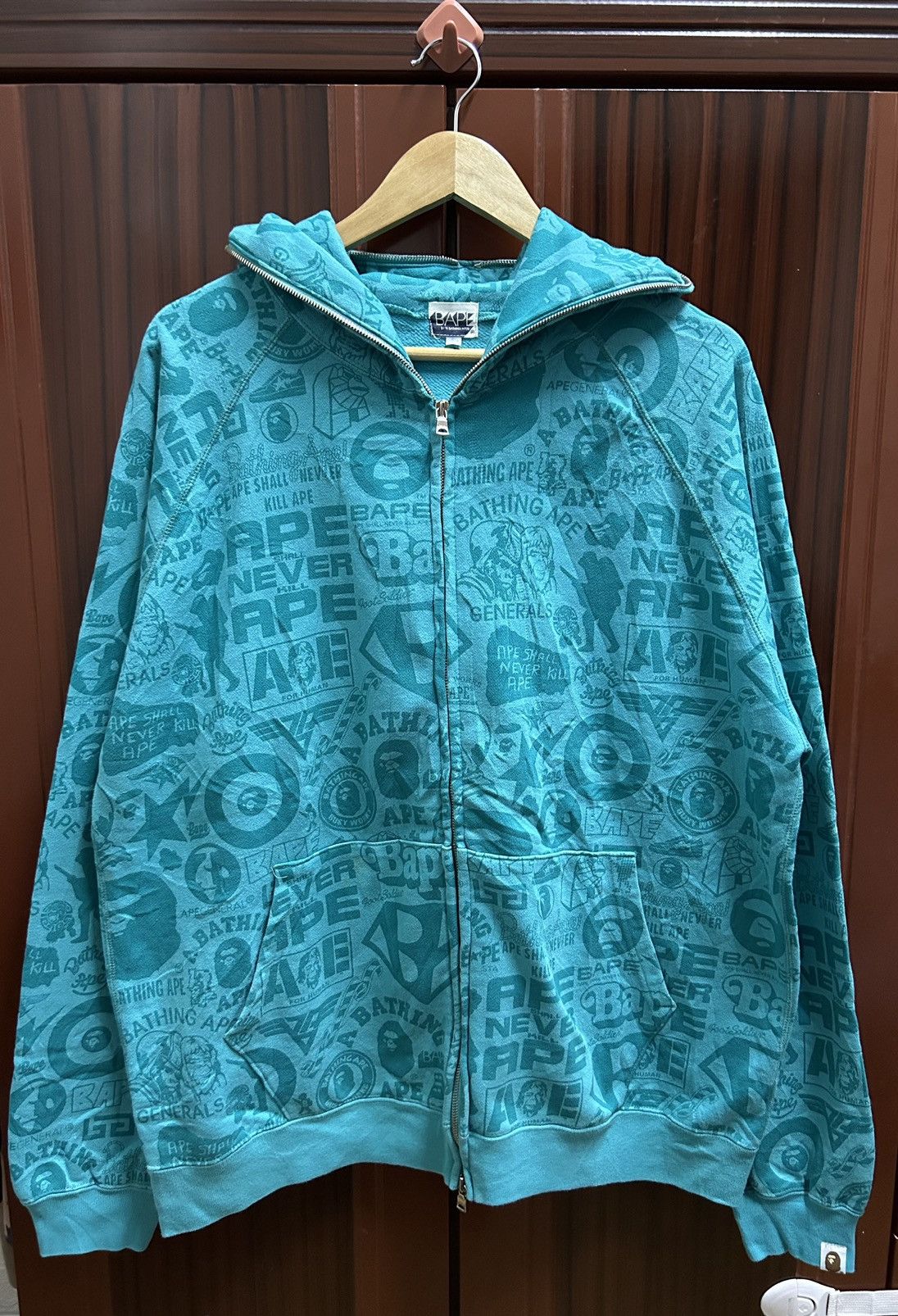 Bape OG A Bathing Ape All Over Print Logos Full Zip Hoodie Size US L / EU 52-54 / 3 - 2 Thumbnail