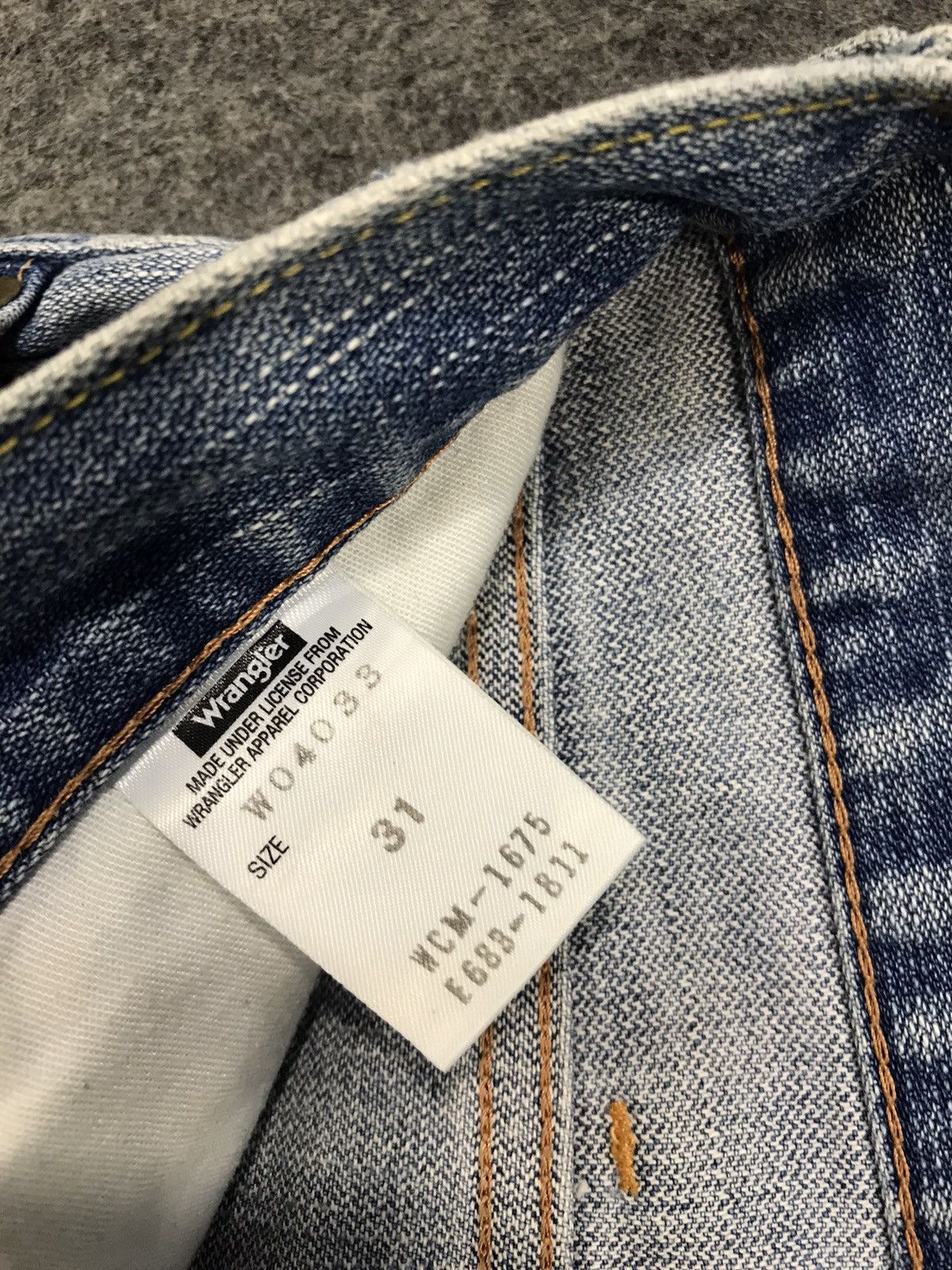 Japanese Brand Vintage Wrangler Light Wash Zipper Jeans Style Size US 31 - 15 Thumbnail