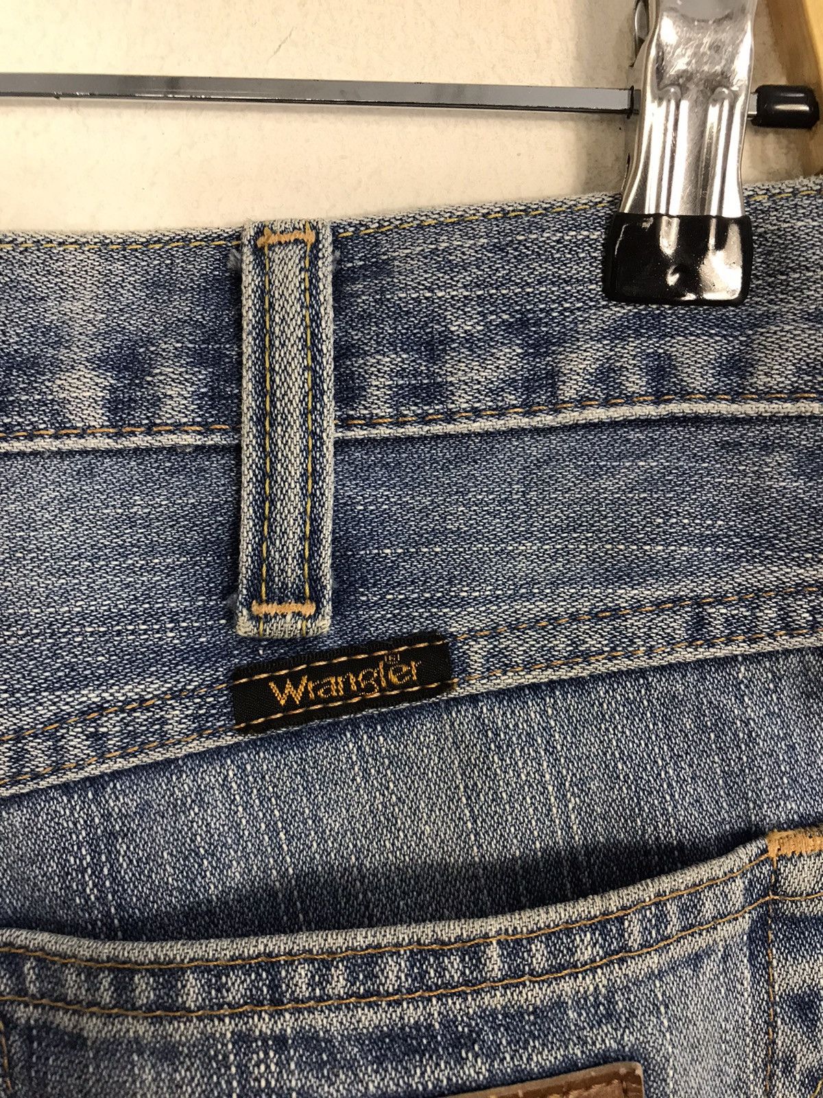 Japanese Brand Vintage Wrangler Light Wash Zipper Jeans Style Size US 31 - 13 Thumbnail