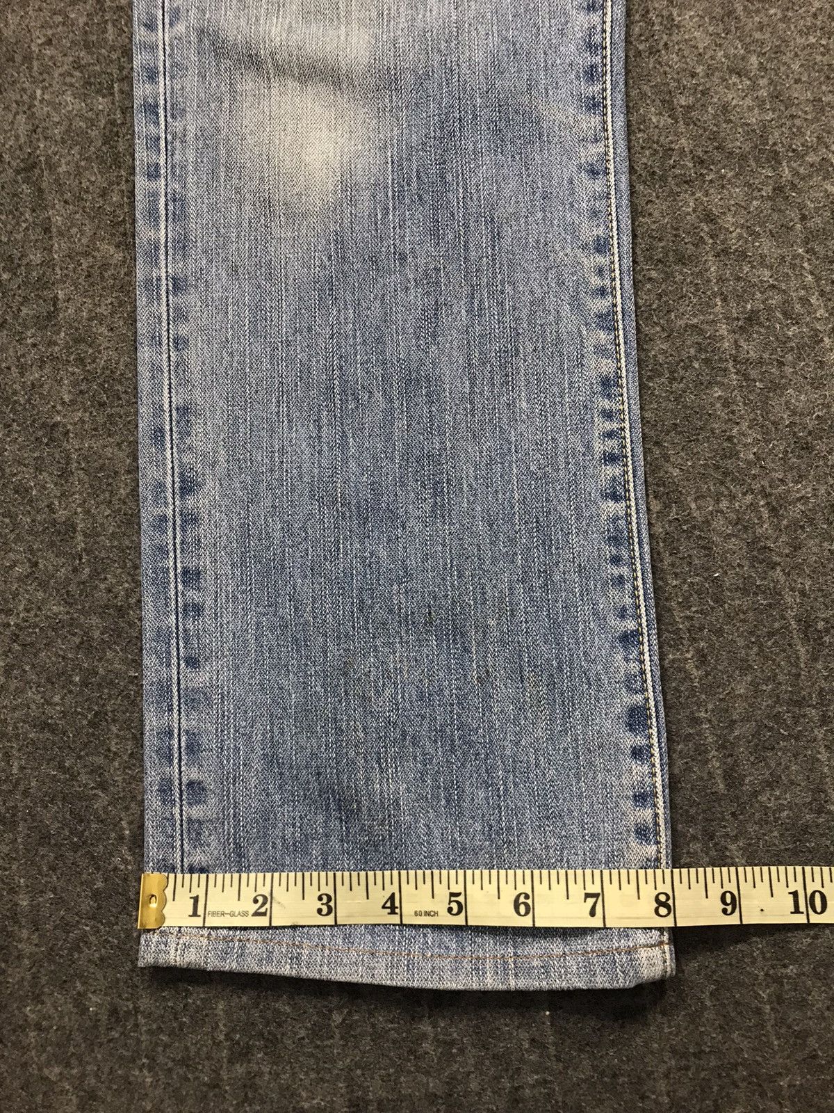 Japanese Brand Vintage Wrangler Light Wash Zipper Jeans Style Size US 31 - 20 Thumbnail
