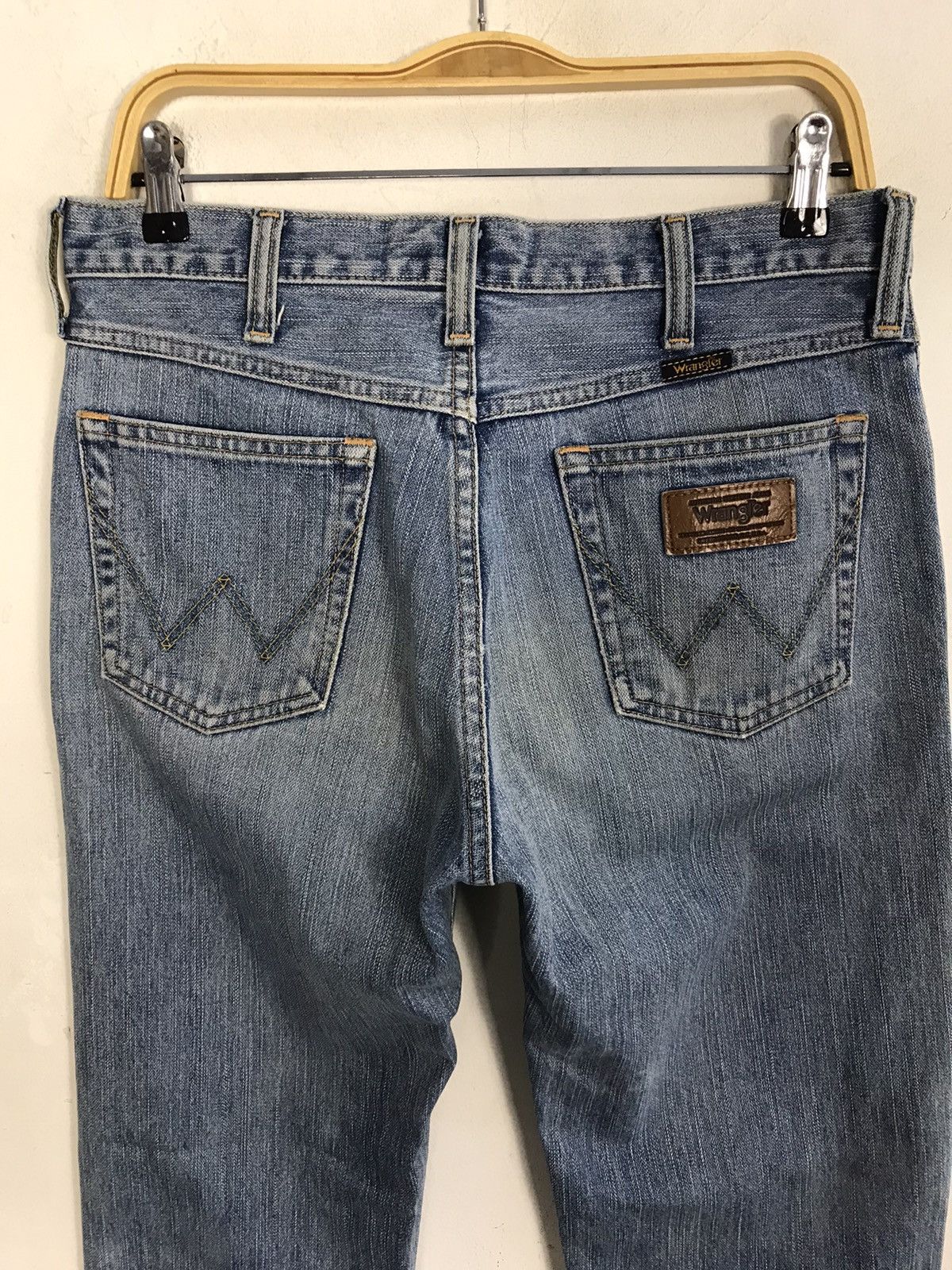 Japanese Brand Vintage Wrangler Light Wash Zipper Jeans Style Size US 31 - 10 Thumbnail