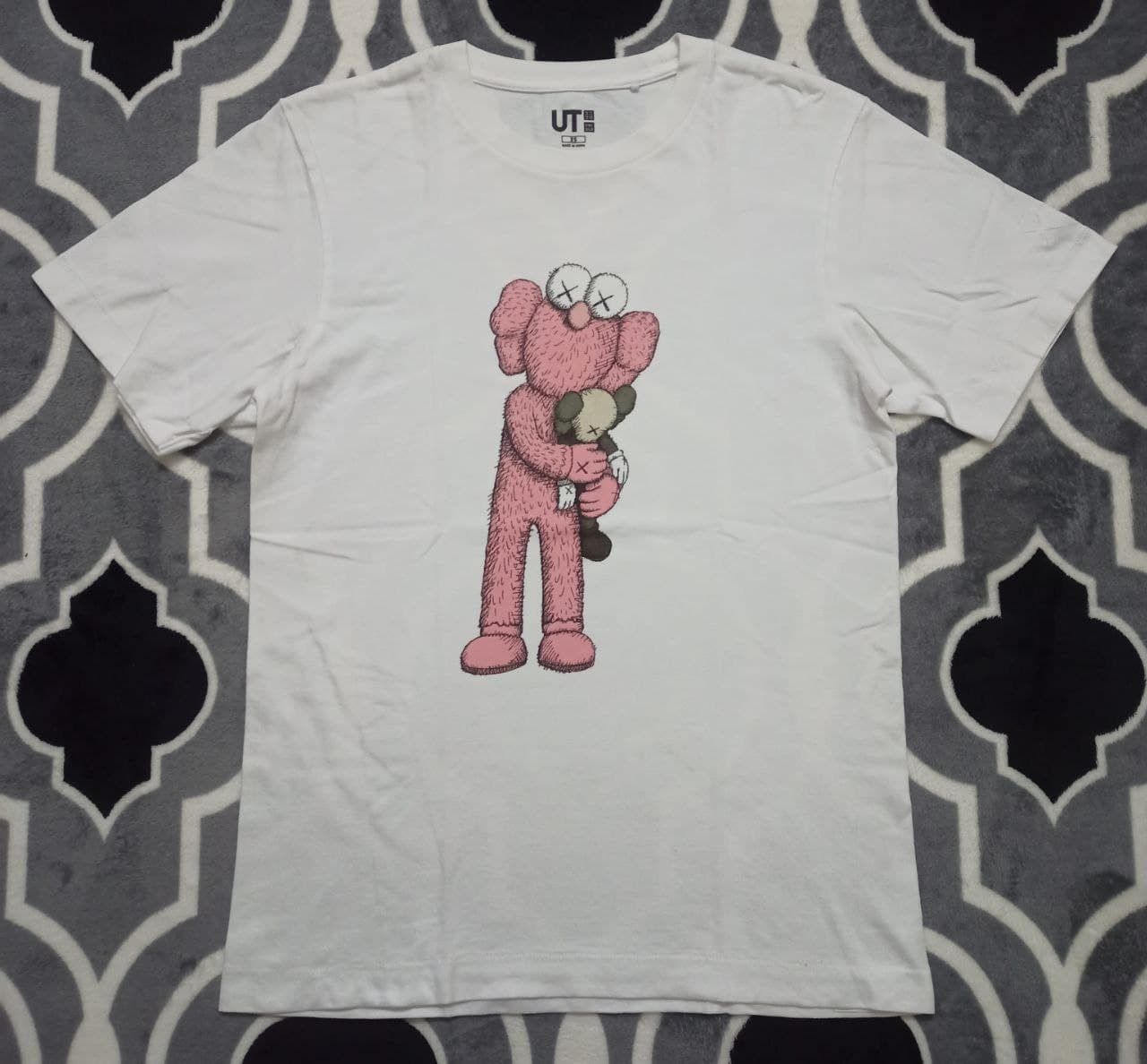 Designer × Kaws × Uniqlo 💥💥Kaws Uniqlo Flushy Toy T Size US S / EU 44-46 / 1 - 2 Thumbnail