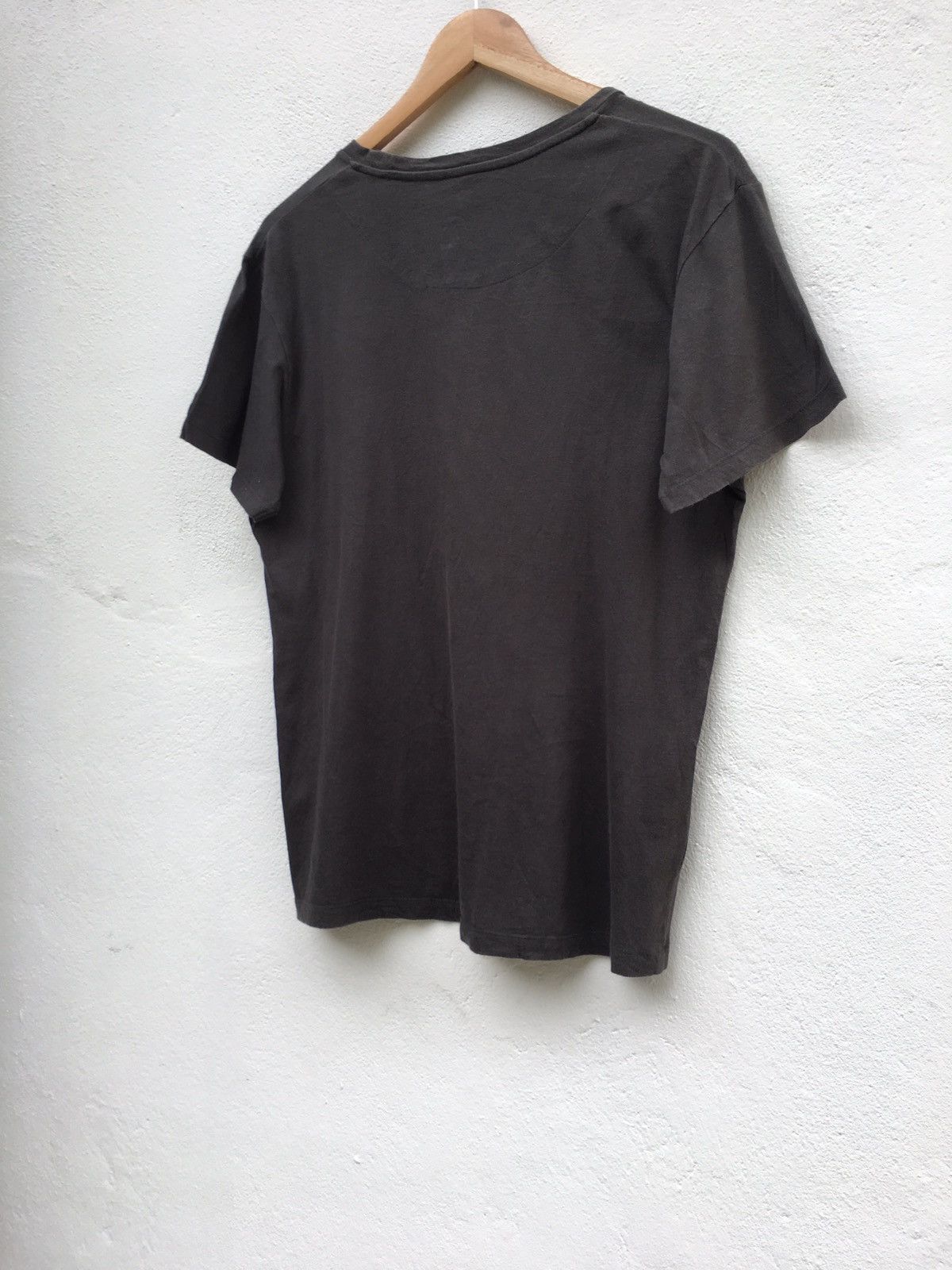 Jean-Michel Basquiat Vintage Jean Michel Basquiat x Uniqlo Tshirt Size US S / EU 44-46 / 1 - 8 Thumbnail