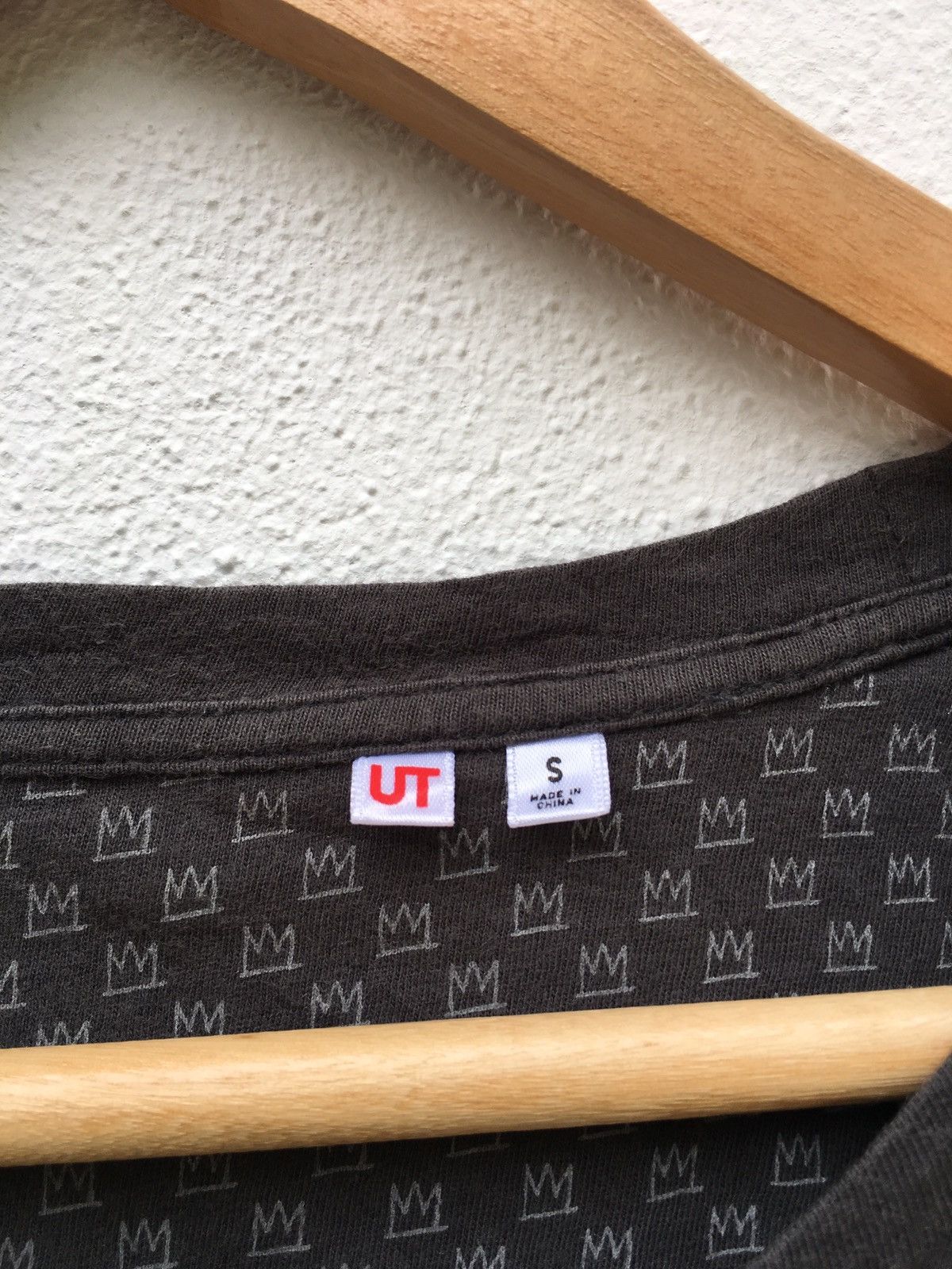 Jean-Michel Basquiat Vintage Jean Michel Basquiat x Uniqlo Tshirt Size US S / EU 44-46 / 1 - 5 Thumbnail