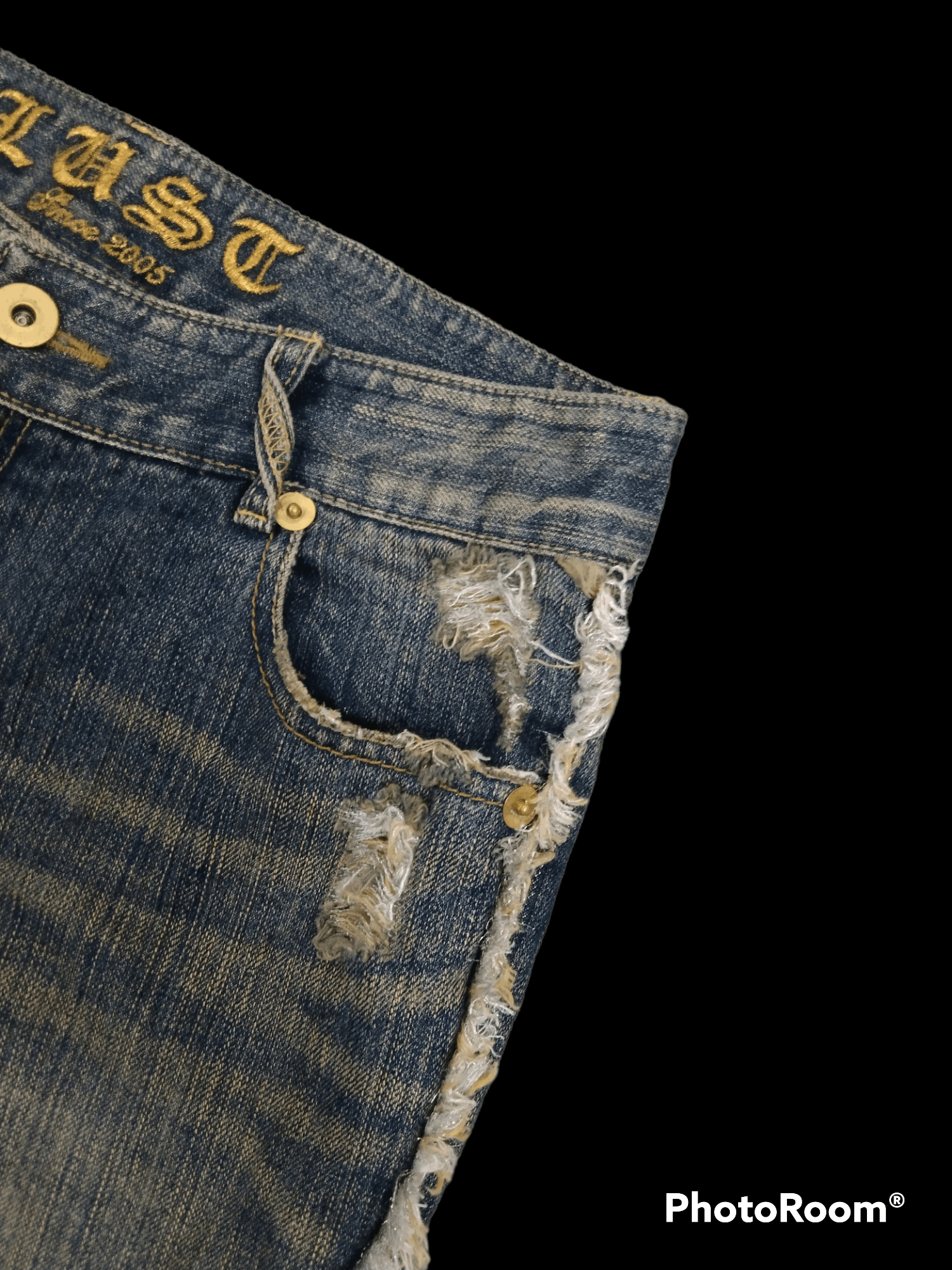 Japanese Brand THRASH RIPED LAST SINCE 2005 DENIM PANTS Size US 29 - 7 Thumbnail