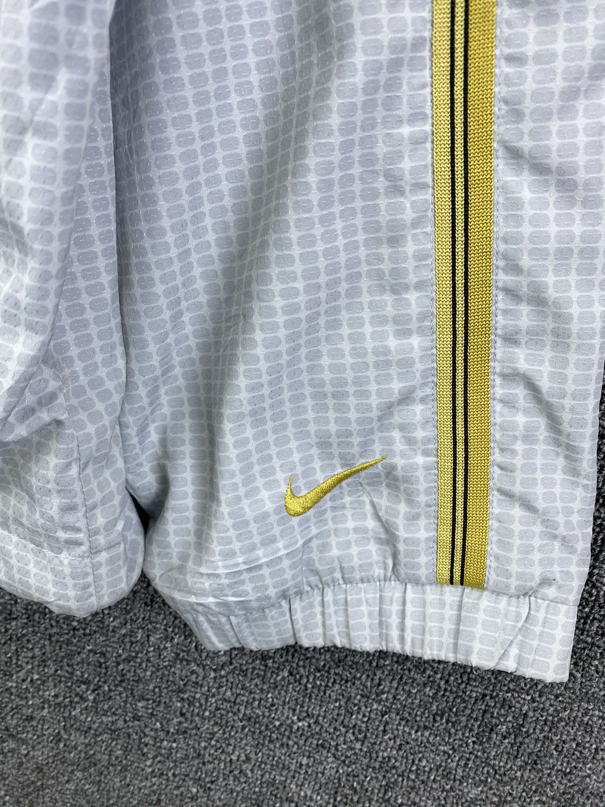 Nike Vintage Nike Checkered Shadow Plaid Light Jacket Size US XL / EU 56 / 4 - 6 Thumbnail