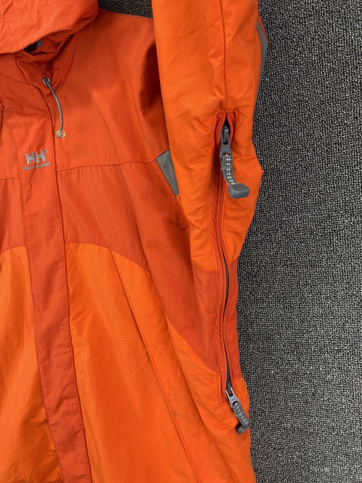 Helly Hansen Vintage Helly Hansen Nice Design Outdoor Hiking Jacket Size US M / EU 48-50 / 2 - 6 Thumbnail