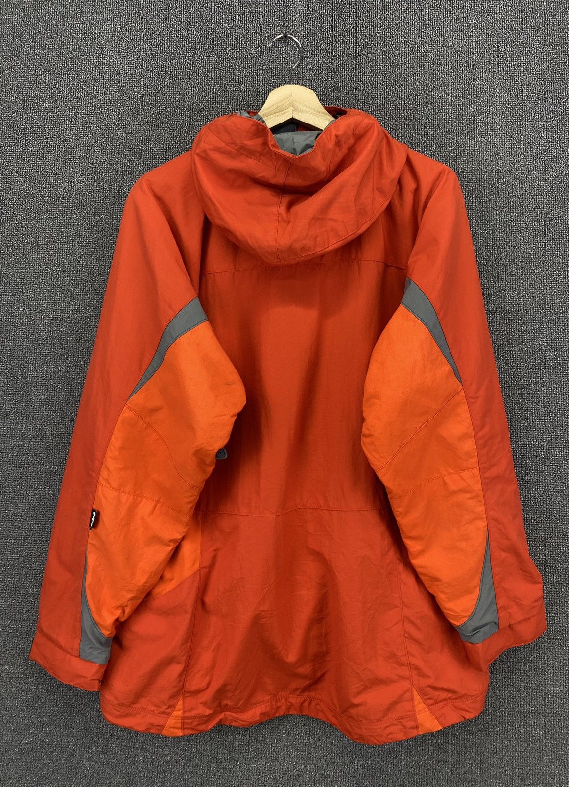 Helly Hansen Vintage Helly Hansen Nice Design Outdoor Hiking Jacket Size US M / EU 48-50 / 2 - 12 Thumbnail
