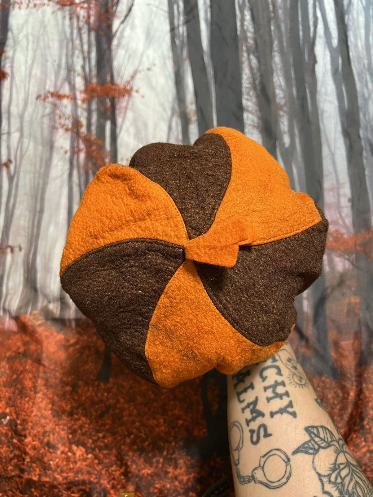 Vintage ***FINAL DROP***RARE 80s pinwheel wool union made beret OS Size ONE SIZE - 1 Thumbnail