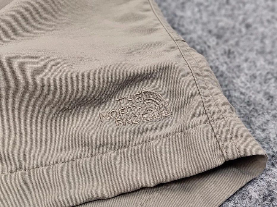 The North Face Vintage 90's The North Face Nylon Cargo Casual Shorts Size US 34 / EU 50 - 8 Thumbnail