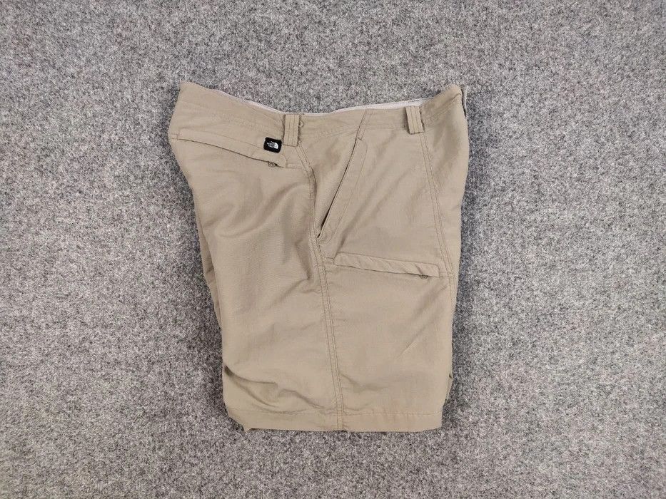The North Face Vintage 90's The North Face Nylon Cargo Casual Shorts Size US 34 / EU 50 - 3 Thumbnail