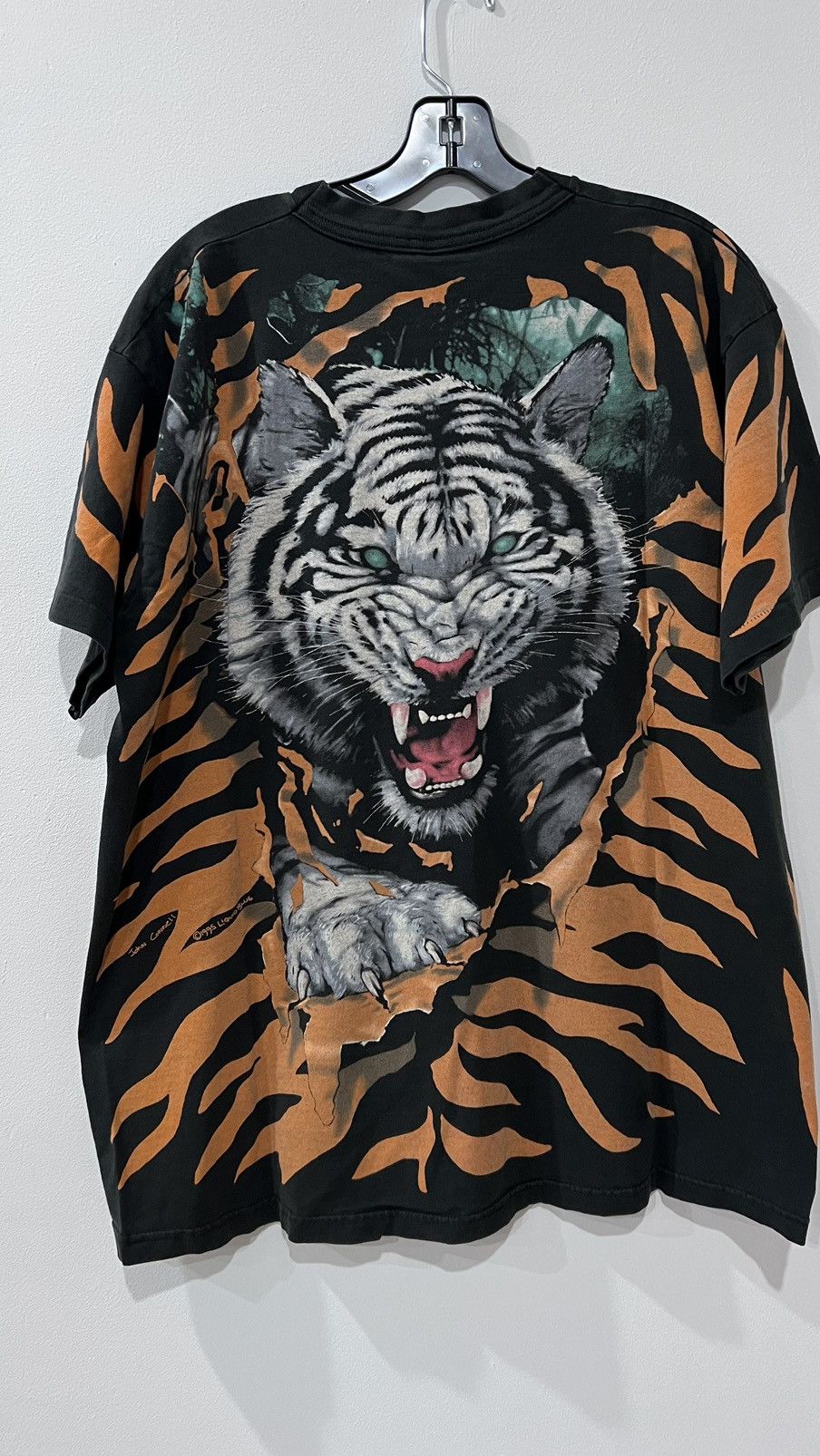 Liquid Blue × Vintage 1995 Liquid Blue AOP Tiger Size XL Size US XL / EU 56 / 4 - 7 Thumbnail