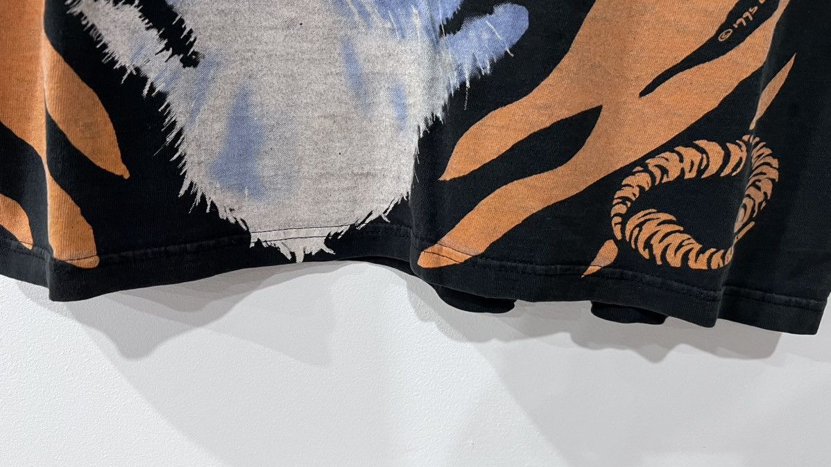 Liquid Blue × Vintage 1995 Liquid Blue AOP Tiger Size XL Size US XL / EU 56 / 4 - 6 Thumbnail