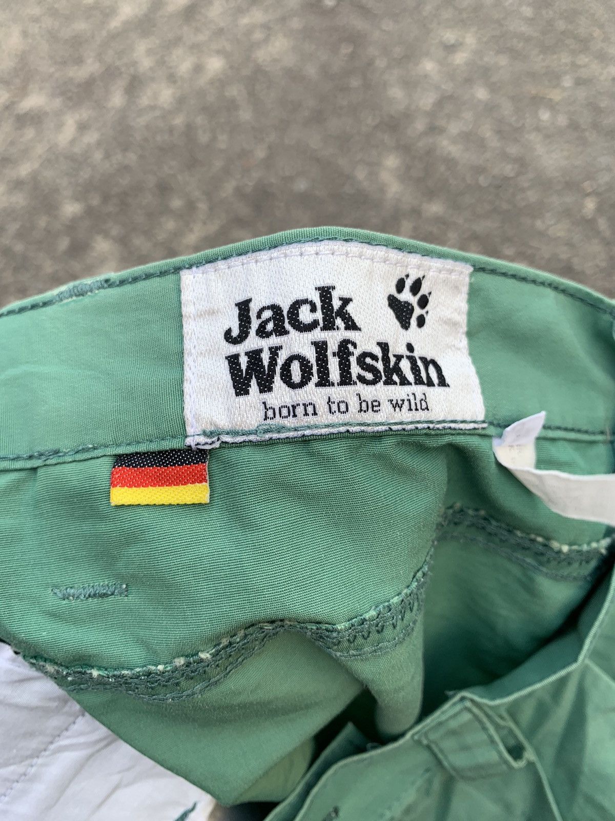 Jack Wolfskin Steals! Jack Wolfskins Short Cargo Style Pants Size US 28 / EU 44 - 8 Thumbnail