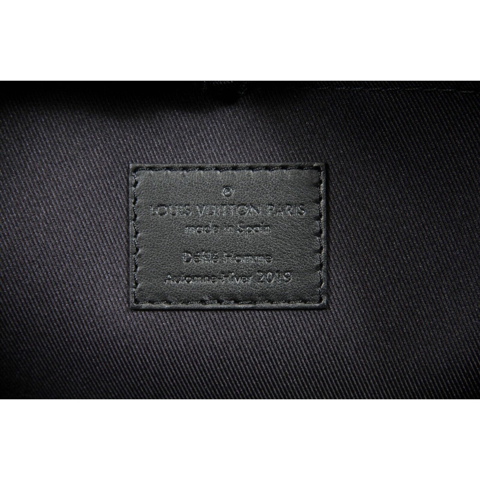 Louis Vuitton Pochette Bag Black Taiga Leather Rainbow Size ONE SIZE - 4 Thumbnail