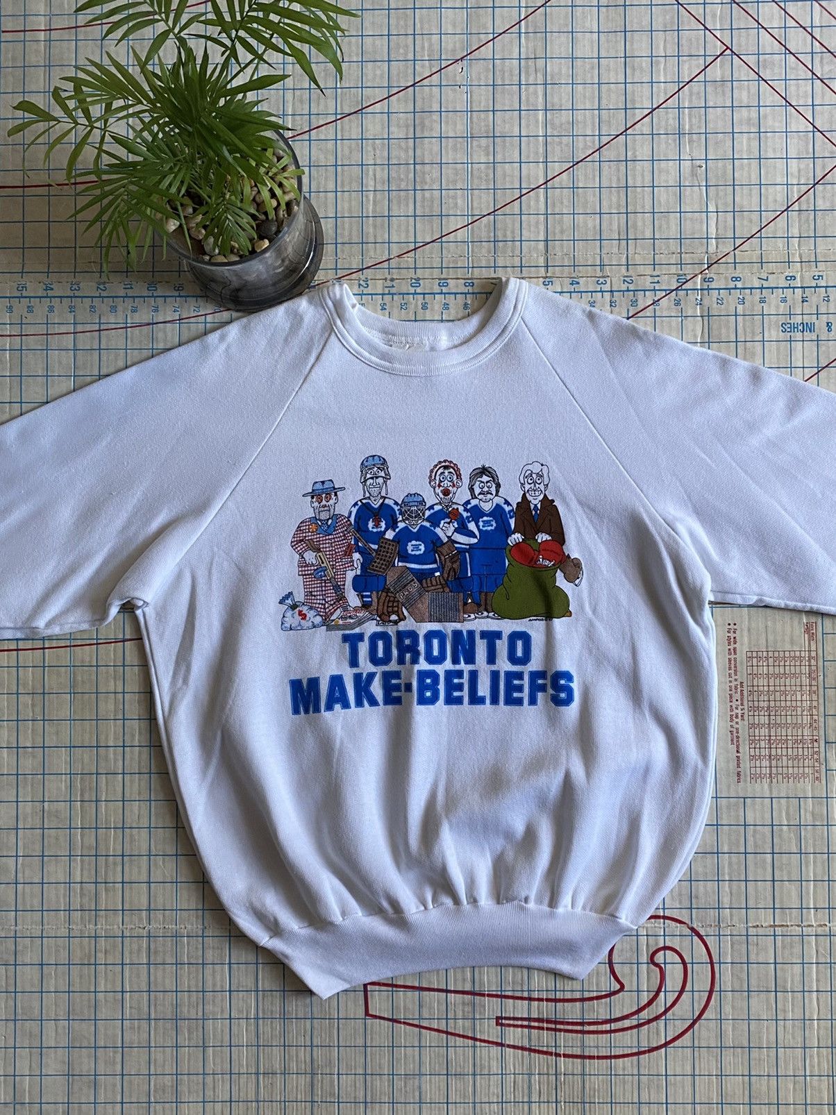 NHL × Vintage Vintage Toronto Make-Beliefs Toronto Maple Leafs Spoof Size US M / EU 48-50 / 2 - 8 Thumbnail