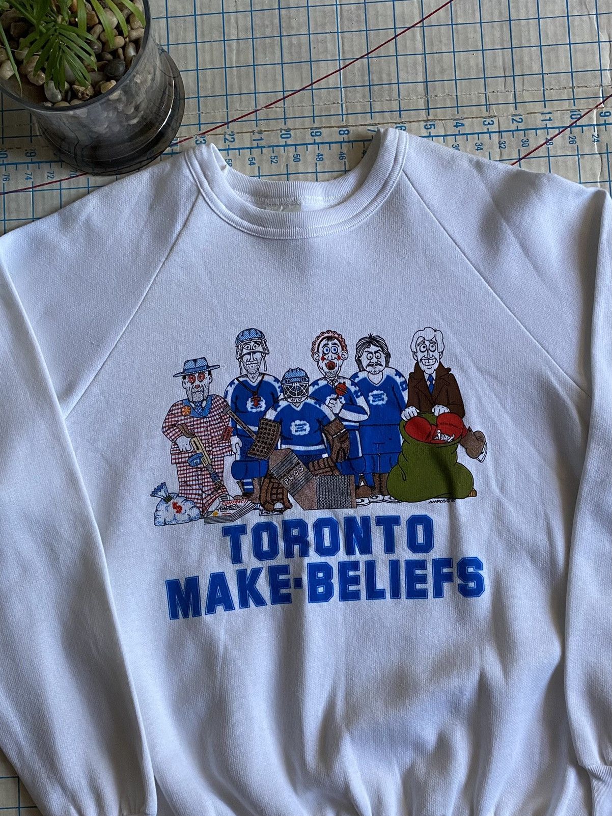 NHL × Vintage Vintage Toronto Make-Beliefs Toronto Maple Leafs Spoof Size US M / EU 48-50 / 2 - 3 Thumbnail