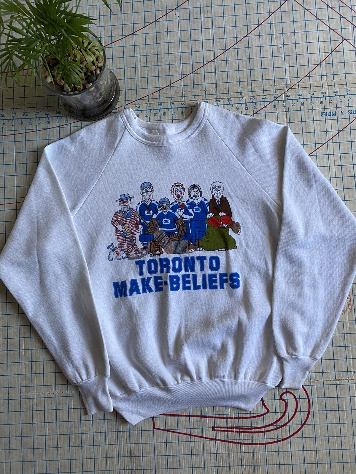NHL × Vintage Vintage Toronto Make-Beliefs Toronto Maple Leafs Spoof Size US M / EU 48-50 / 2 - 1 Thumbnail