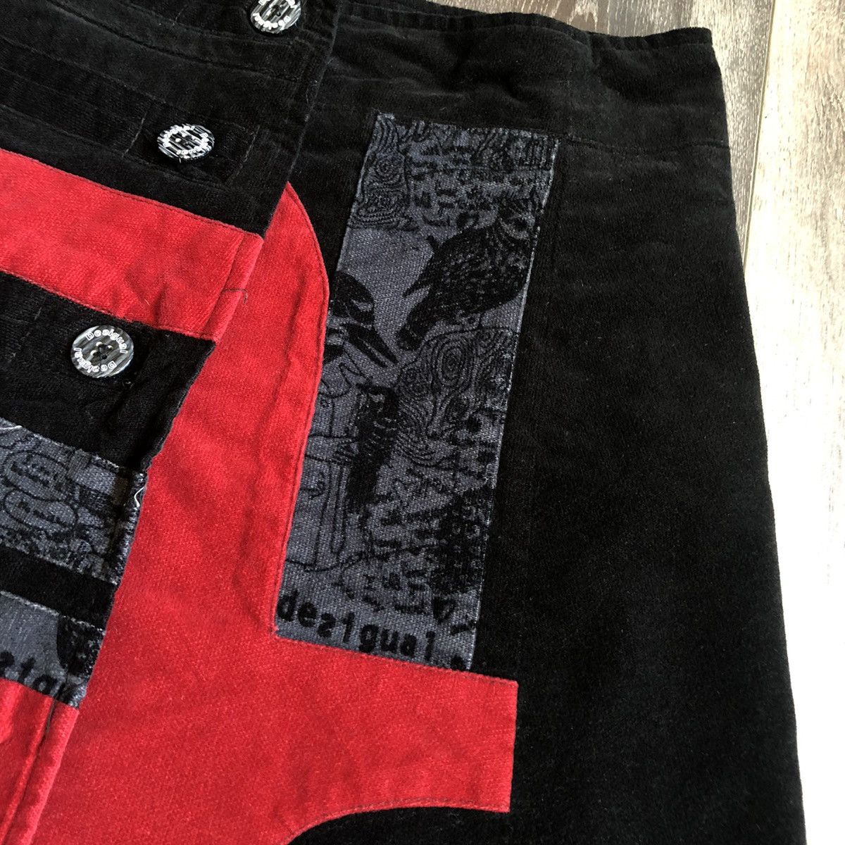 Desigual Vintage Desigual Atypical Wow Velvet Gothic MultiLogo Skirt Size 26" / US 2 / IT 38 - 3 Thumbnail