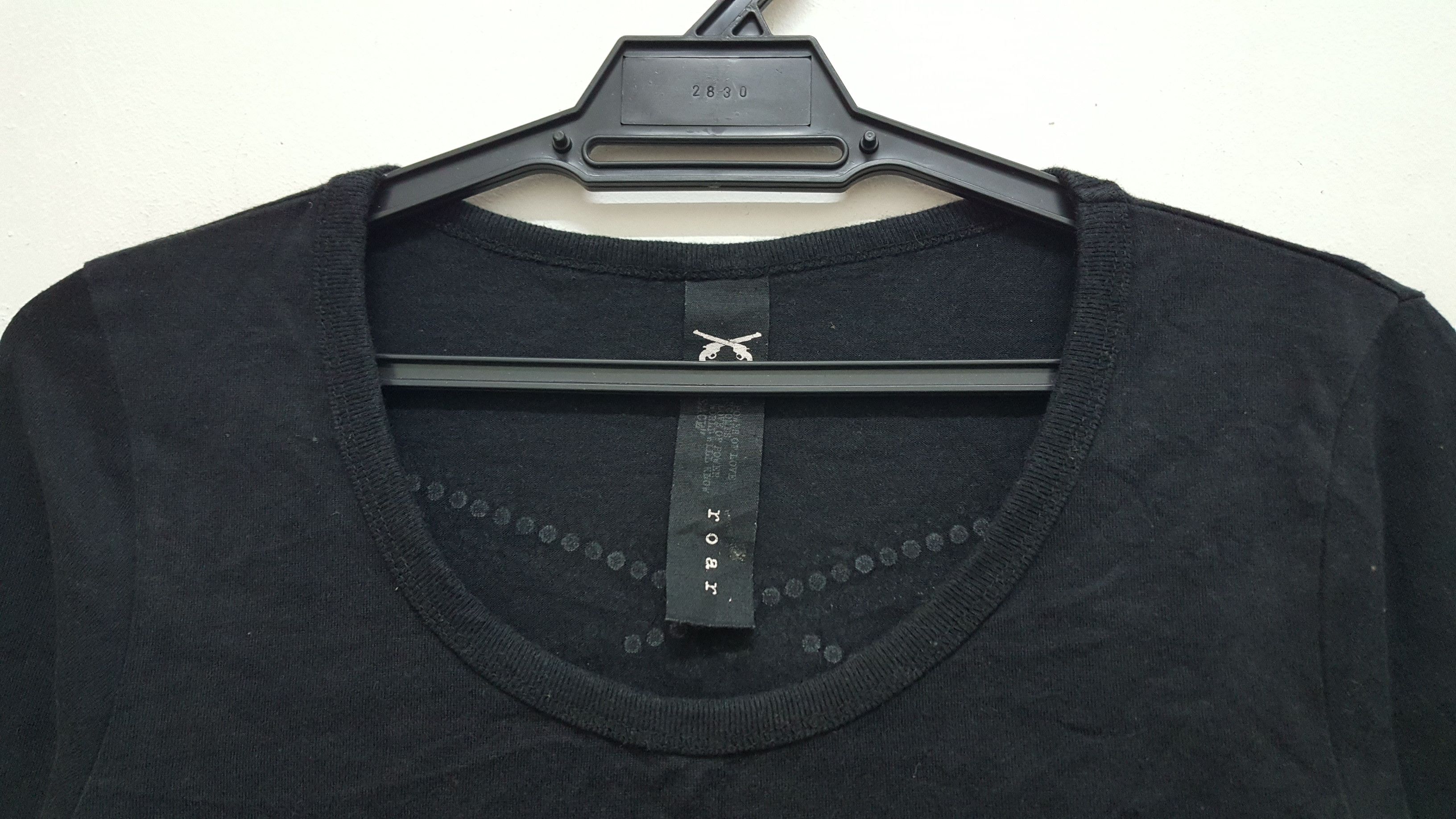 Roar GRAIL 🔥 CROSS GUN SWAROVSKI REBEL GLAM TEE Size XS / US 0-2 / IT 36-38 - 3 Thumbnail