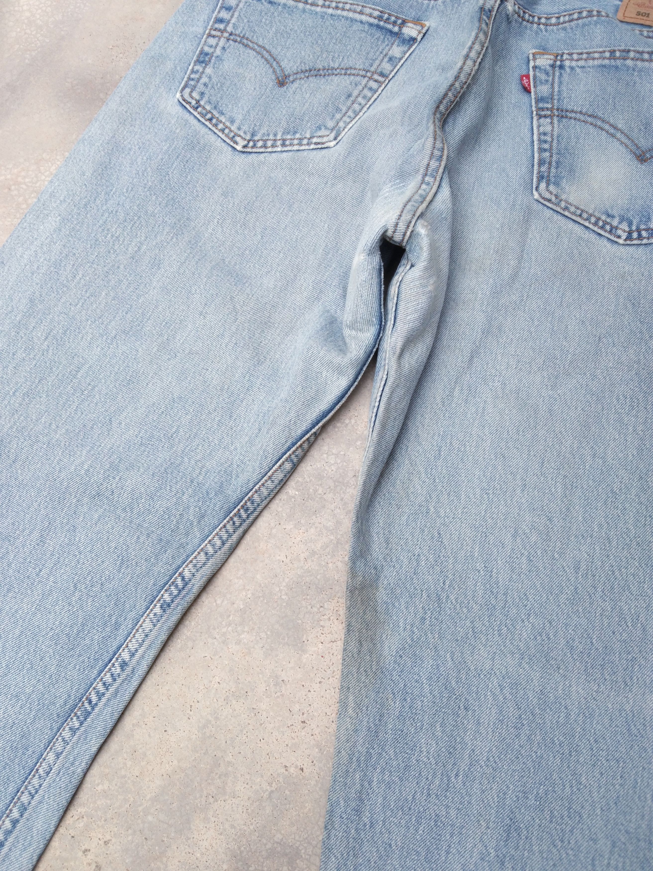 Levi's Vintage Levi's 501 Faded Blue Distressed Jeans 34x31 Size US 34 / EU 50 - 5 Thumbnail
