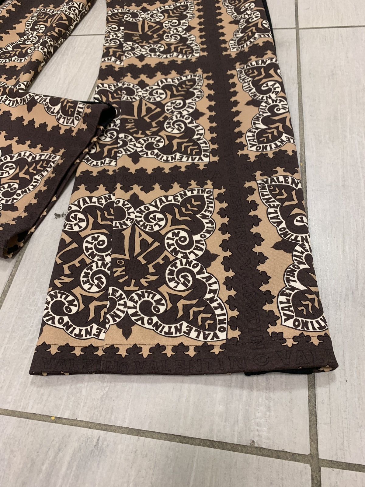Valentino Zip Hem in Brown Multi Logo All Over Size US 34 / EU 50 - 5 Thumbnail