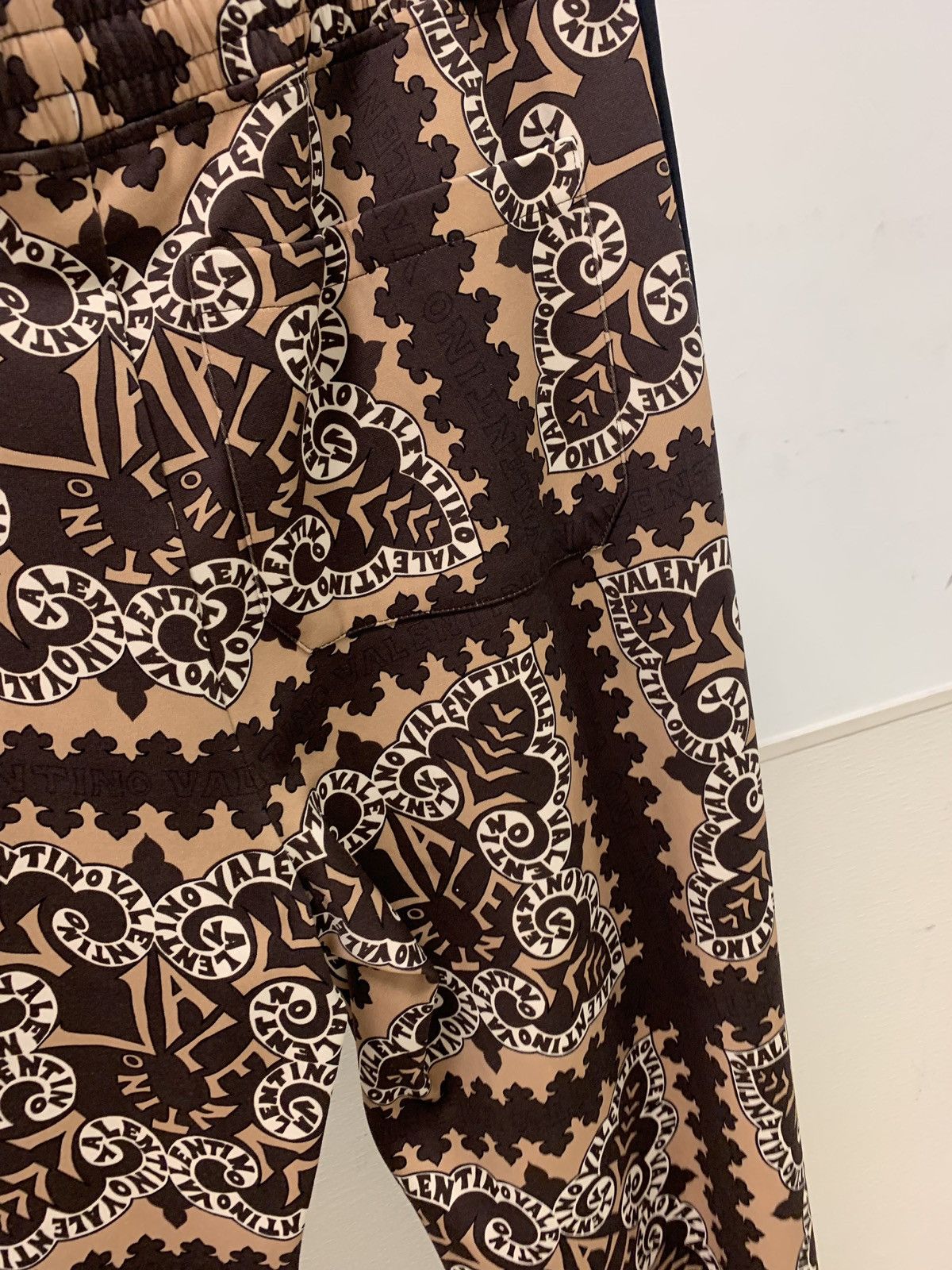 Valentino Zip Hem in Brown Multi Logo All Over Size US 34 / EU 50 - 12 Thumbnail