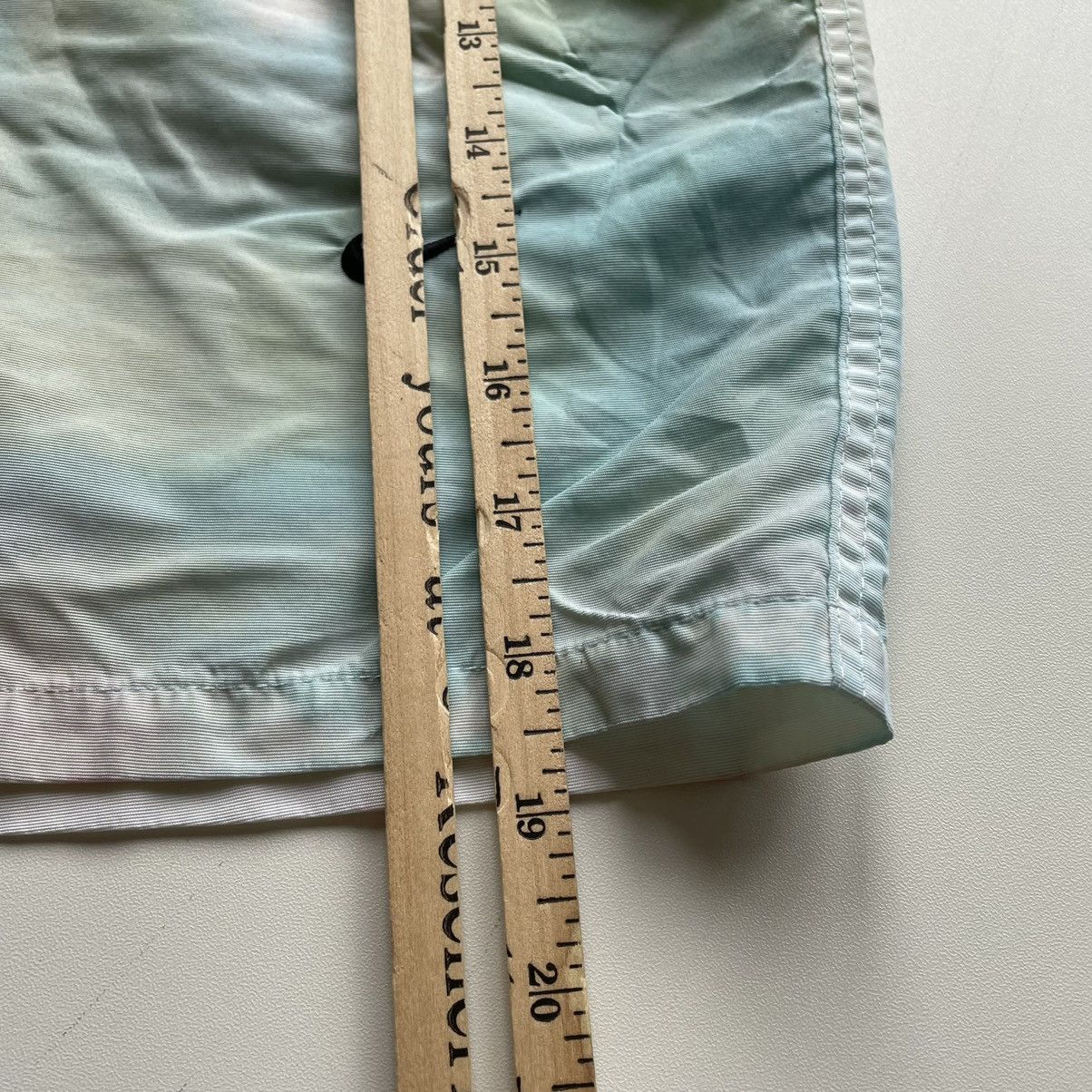 Nike × Vintage Vintage 90s Nike shorts tie dye medium fit Size US 30 / EU 46 - 4 Thumbnail