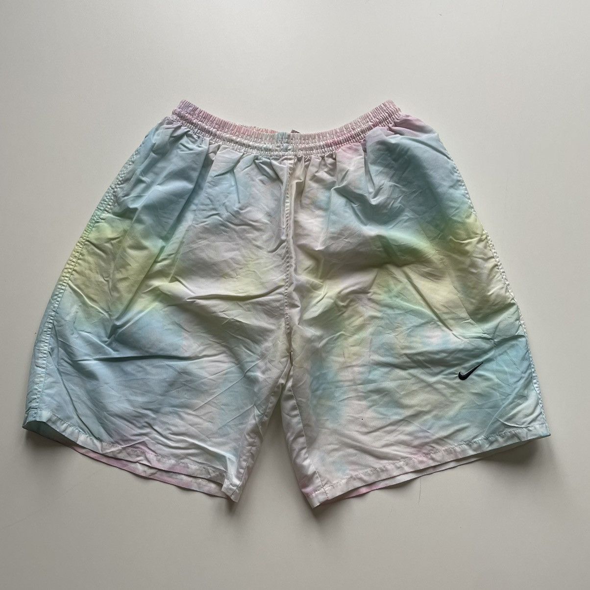Nike × Vintage Vintage 90s Nike shorts tie dye medium fit Size US 30 / EU 46 - 1 Thumbnail