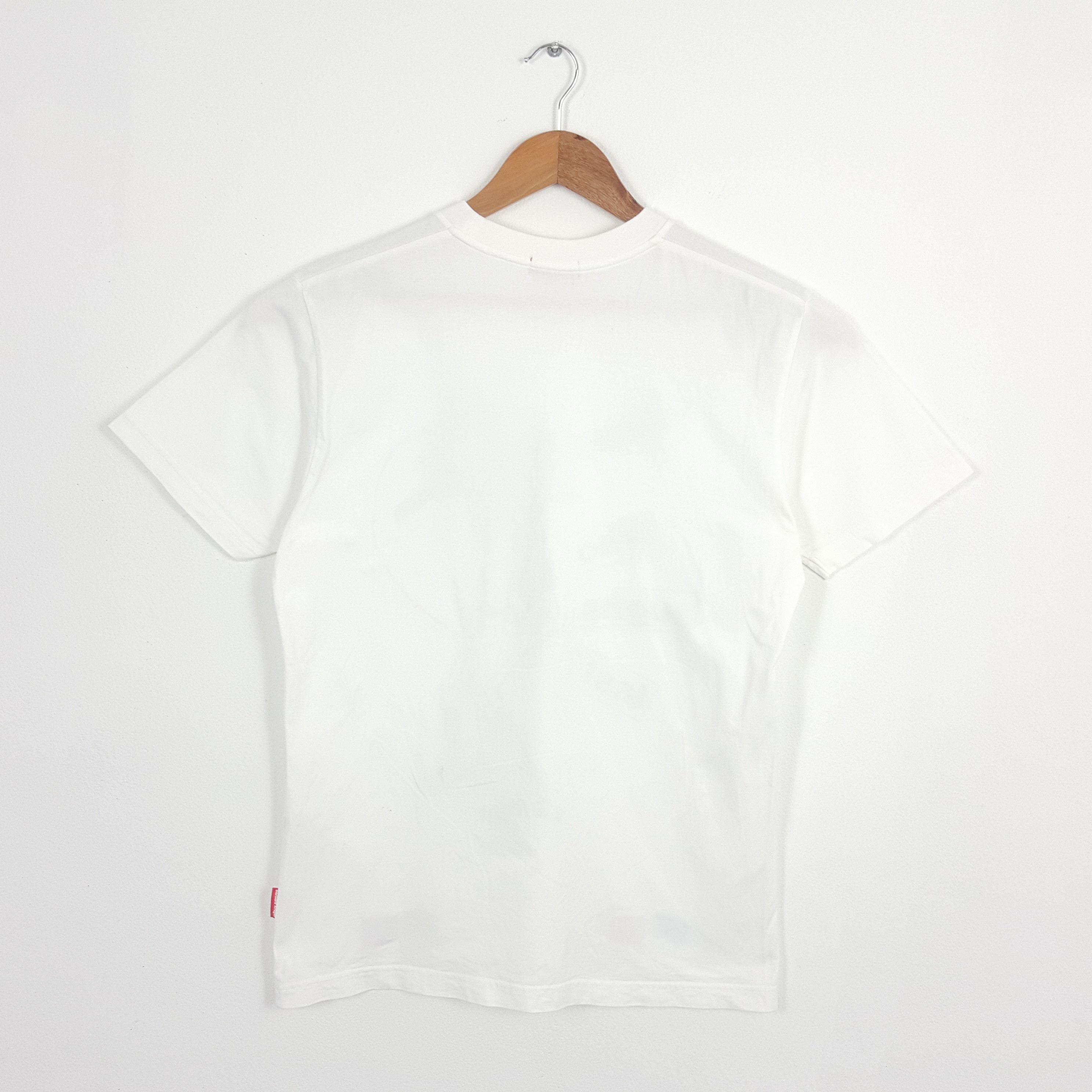 Barbara Kruger × Japanese Brand × Vintage Vintage BARBARA KRUGER Art X Japanese Brand T-Shirt Size US M / EU 48-50 / 2 - 3 Thumbnail