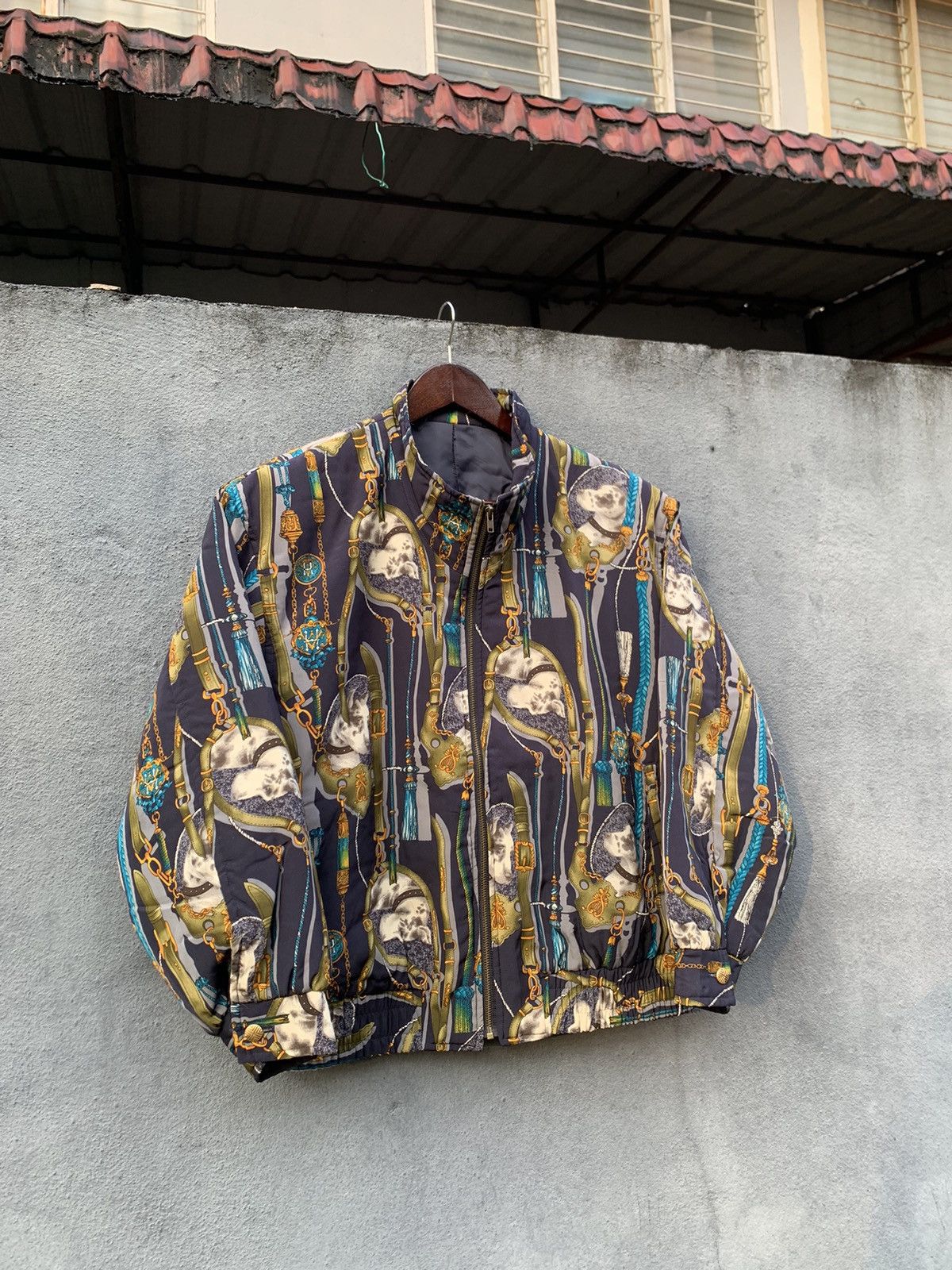 Japanese Brand Vintage Graphic Tees Bomber Jacket (Woman) Size US S / EU 44-46 / 1 - 8 Thumbnail