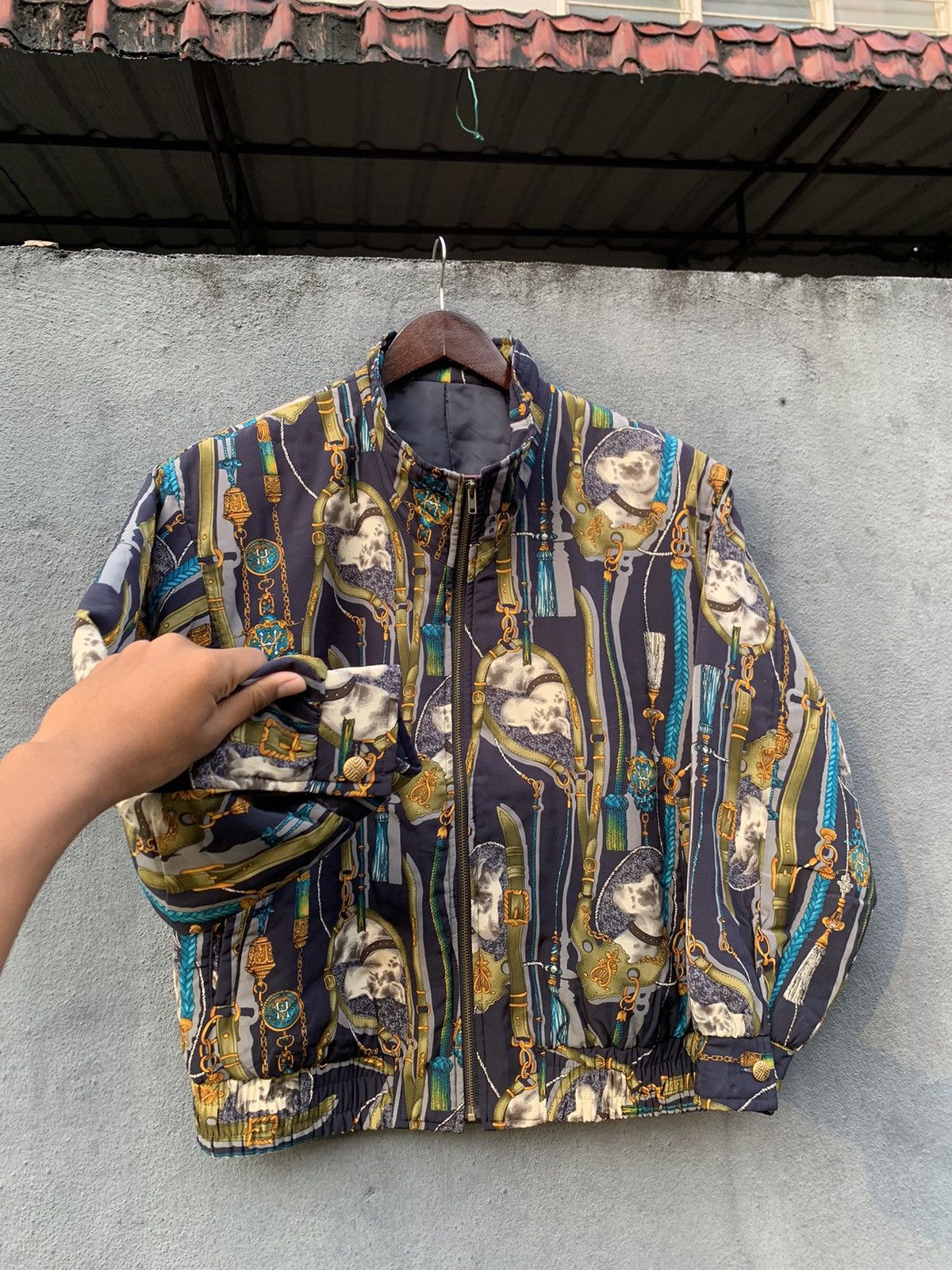 Japanese Brand Vintage Graphic Tees Bomber Jacket (Woman) Size US S / EU 44-46 / 1 - 3 Thumbnail