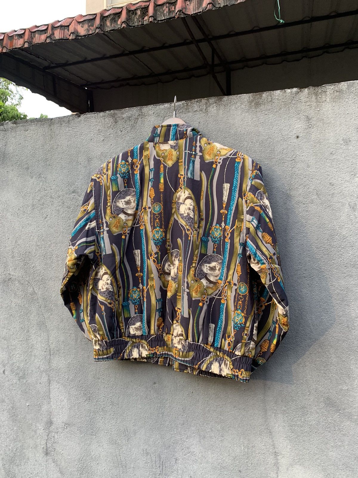 Japanese Brand Vintage Graphic Tees Bomber Jacket (Woman) Size US S / EU 44-46 / 1 - 7 Thumbnail
