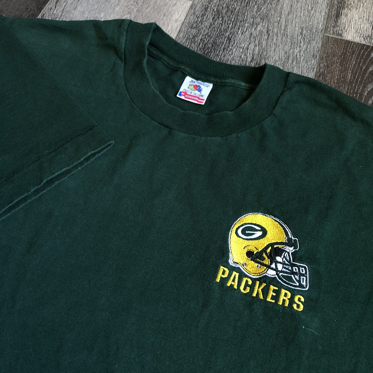 NFL Vintage 90s Green Bay Packers NFL Small Helmet Logo T Shirt Size US XL / EU 56 / 4 - 1 Thumbnail