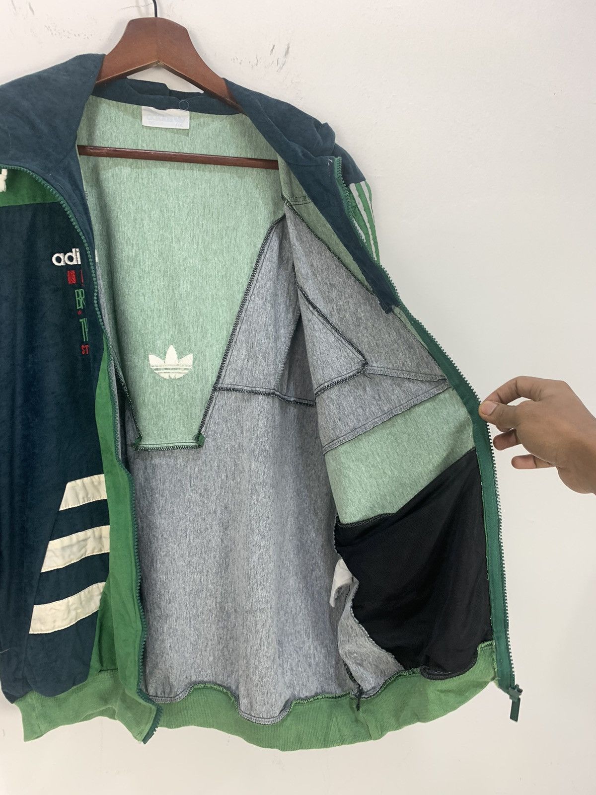 ADIDAS Vintage 90s Fullprinted Striped Zipper Hoodie Jacket