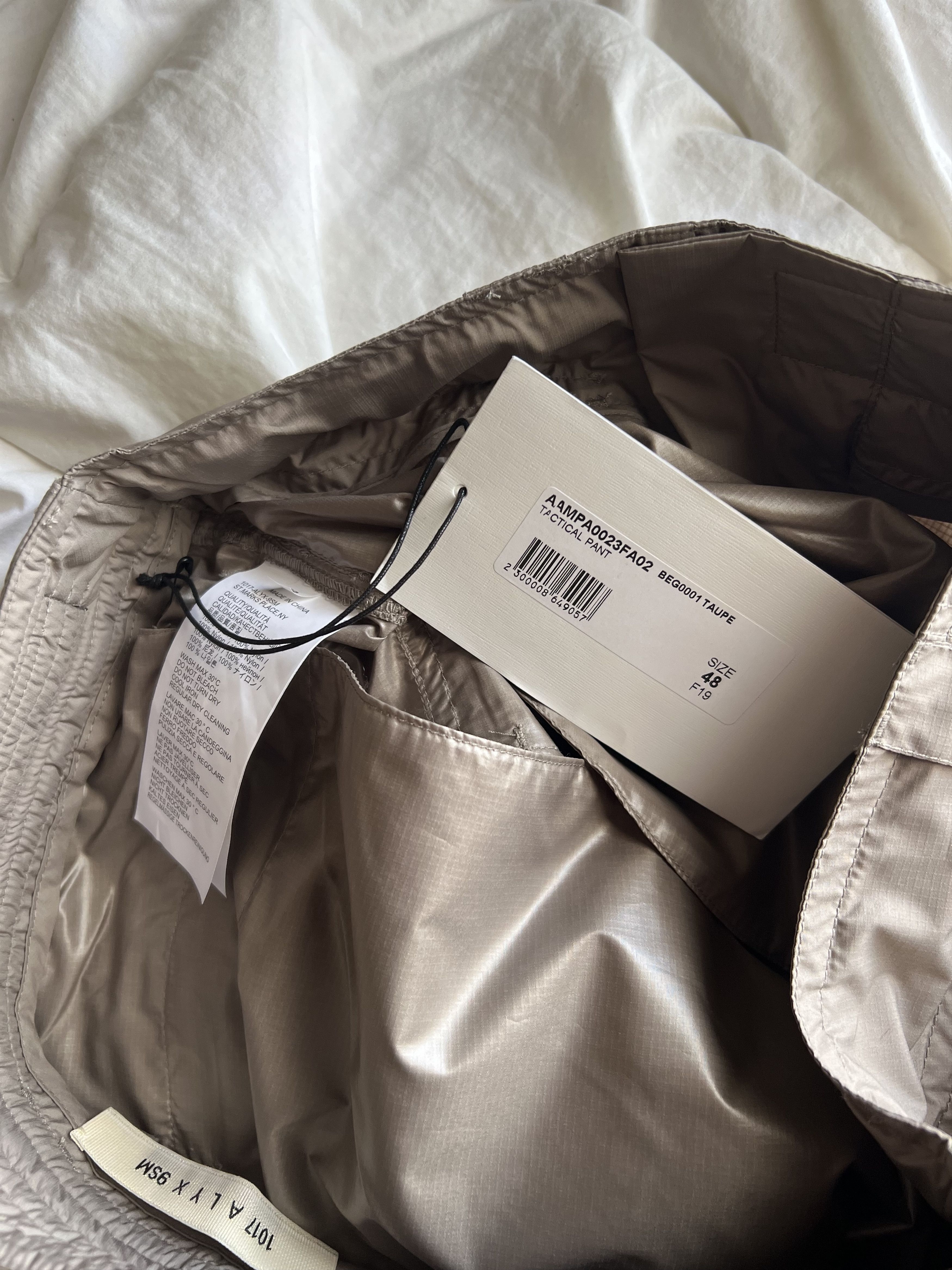 1017 ALYX 9SM 1017 Alyx 9SM Tactical Pants in Taupe Size US 32 / EU 48 - 9 Thumbnail