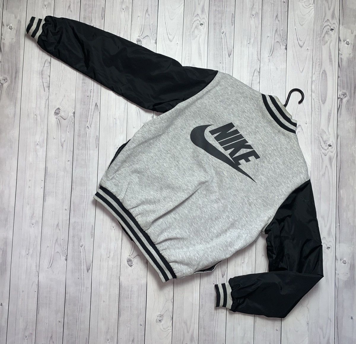 Vintage track jacket Nike big logo bomber size S