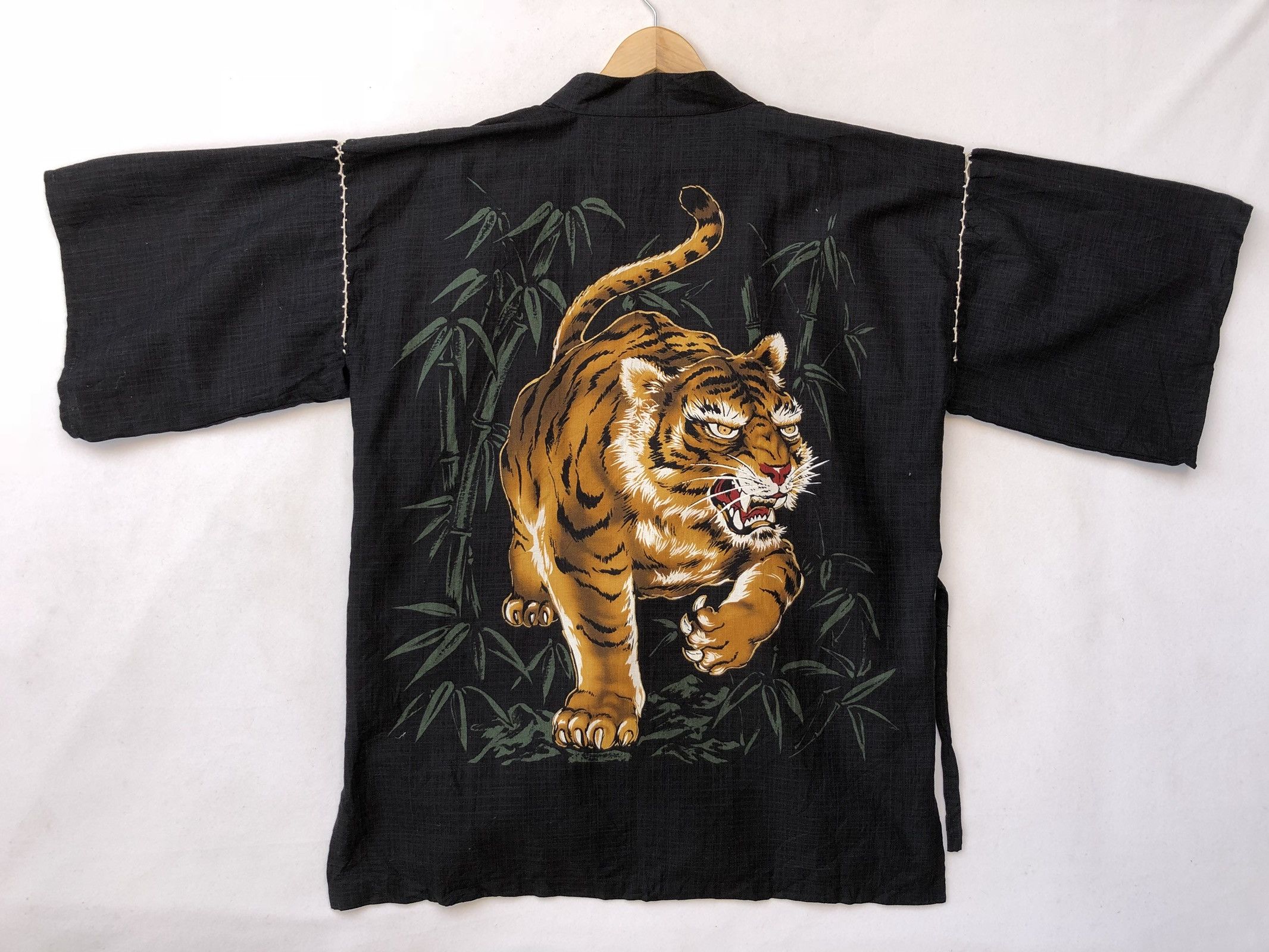 Japanese Brand × Vintage Japanese Traditional Tiger Paint Short Sleeve Kimono Size US L / EU 52-54 / 3 - 2 Thumbnail