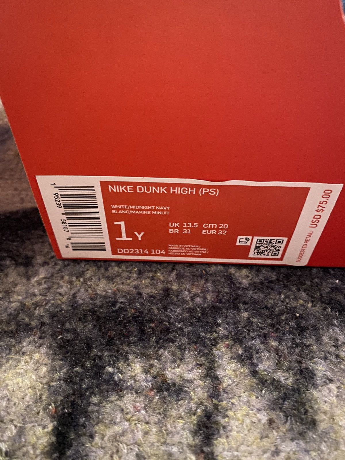 Nike Nike Dunk High Championship Navy (1Y PRESCHOOL) Size US 5 / EU 37 - 3 Thumbnail