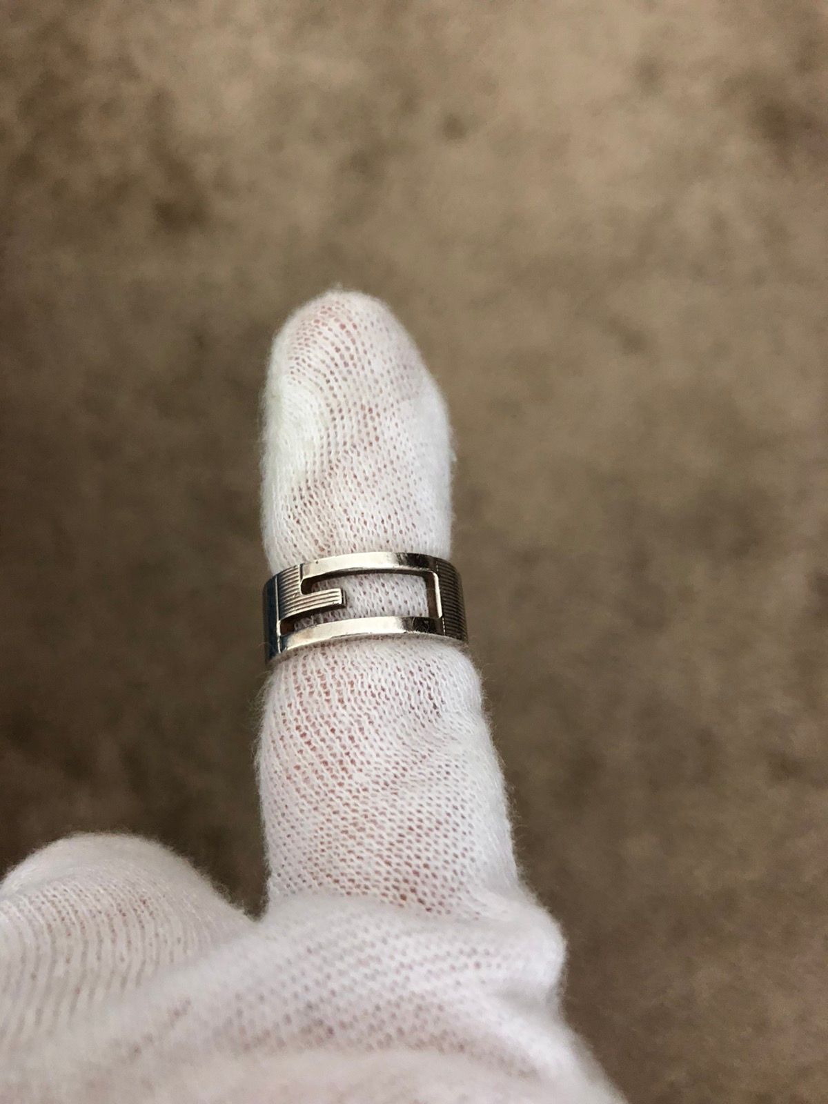 Pre-owned Gucci .925 Silver G Ring Size It 13
