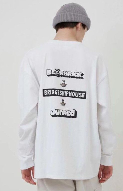 Medicom Toy BEARBRICK BRIDGE SHIP HOUSE LONG SLEEVE T-SHIRT Size US L / EU 52-54 / 3 - 1 Thumbnail