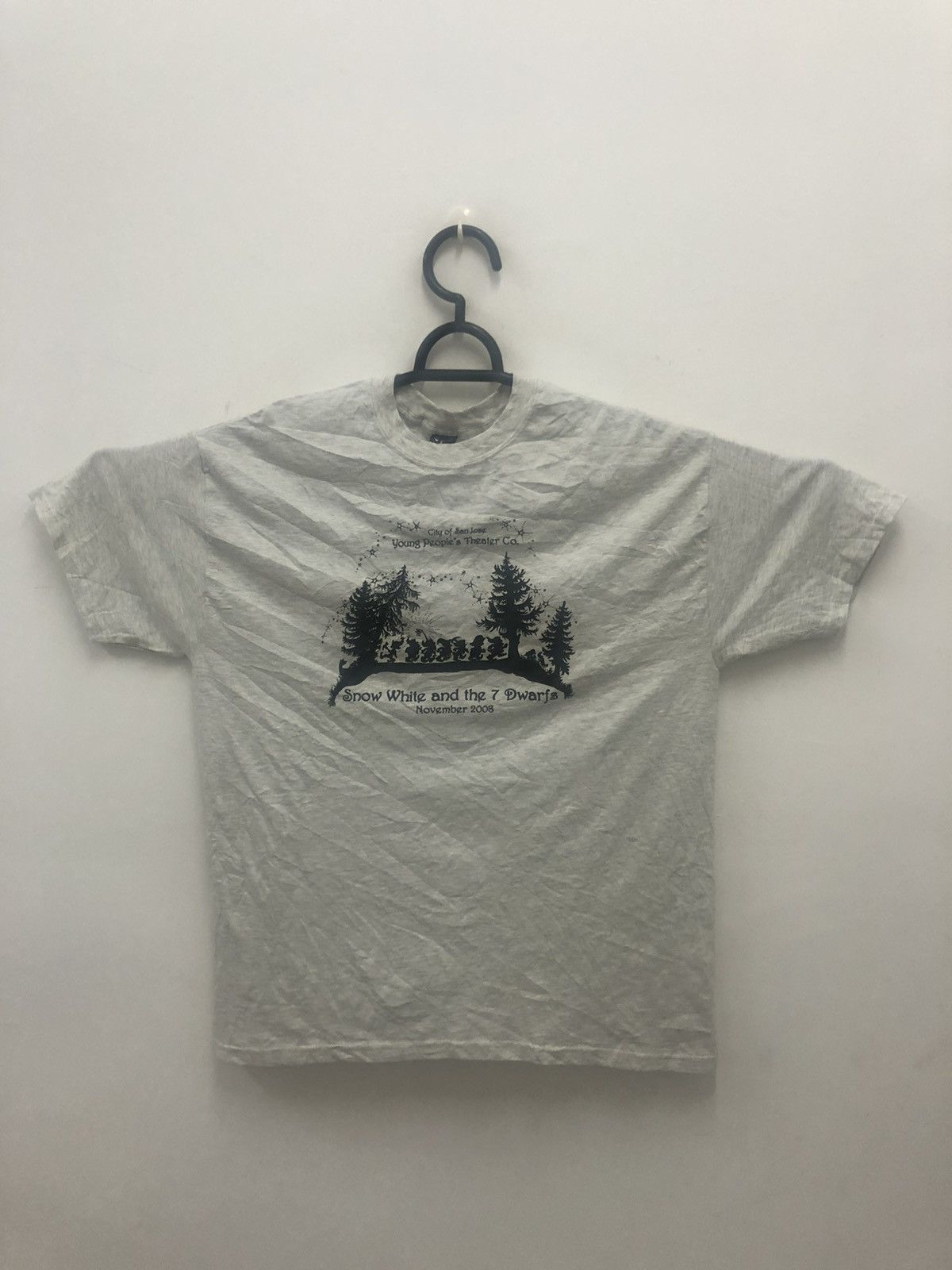 Cartoon Network Rare SNOW WHITE AND THE 7 DWARFS Theater Shirt Size US XL / EU 56 / 4 - 1 Thumbnail