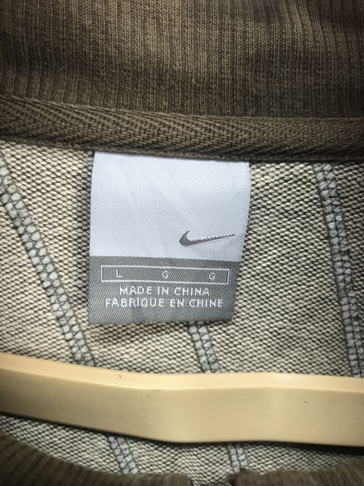 Nike Nike distressed back spellout zipper jacket Size US M / EU 48-50 / 2 - 3 Thumbnail
