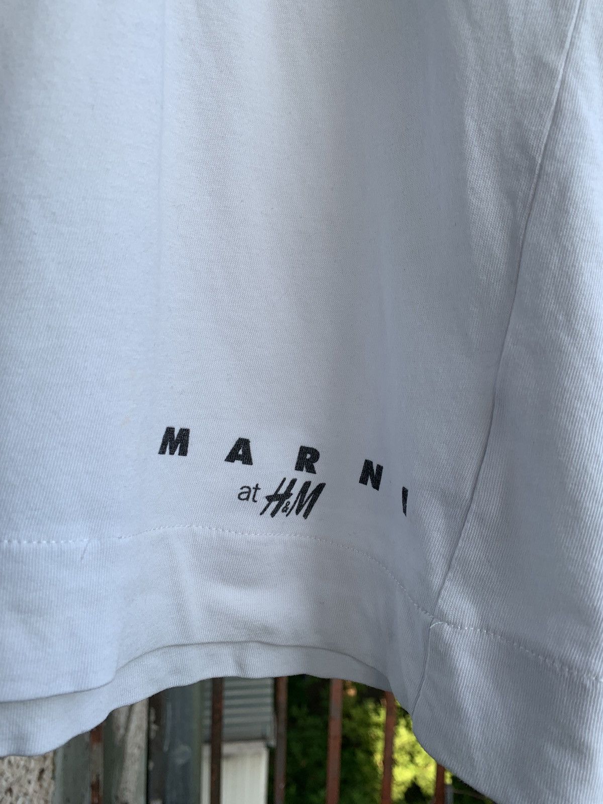 H&M Marni x H&M Art Embroidered Logo White T-Shirt Size US M / EU 48-50 / 2 - 9 Thumbnail