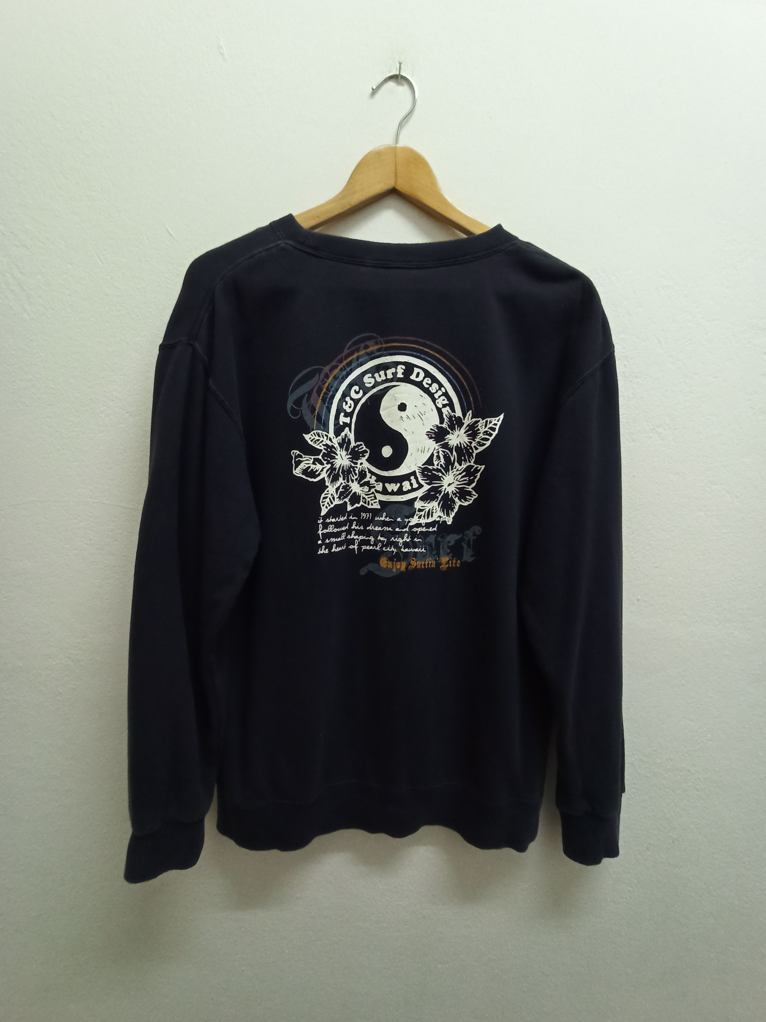 Japanese Brand Rare🔥 T&C Surf Design Rose Logo Sweatshirt Crewneck (c36) Size US M / EU 48-50 / 2 - 1 Thumbnail