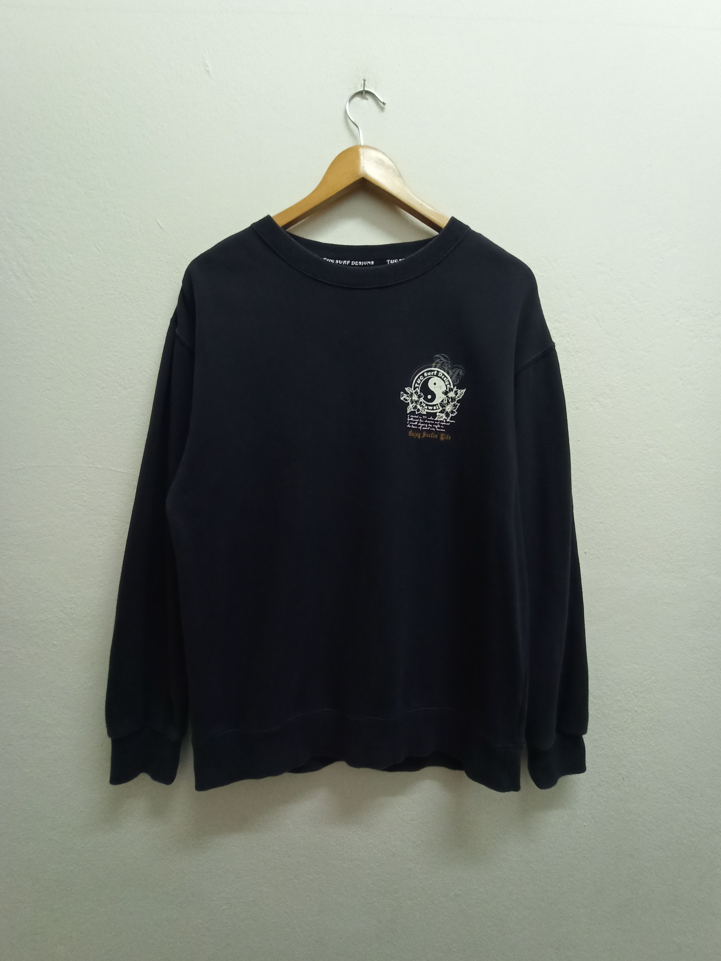 Japanese Brand Rare🔥 T&C Surf Design Rose Logo Sweatshirt Crewneck (c36) Size US M / EU 48-50 / 2 - 3 Thumbnail
